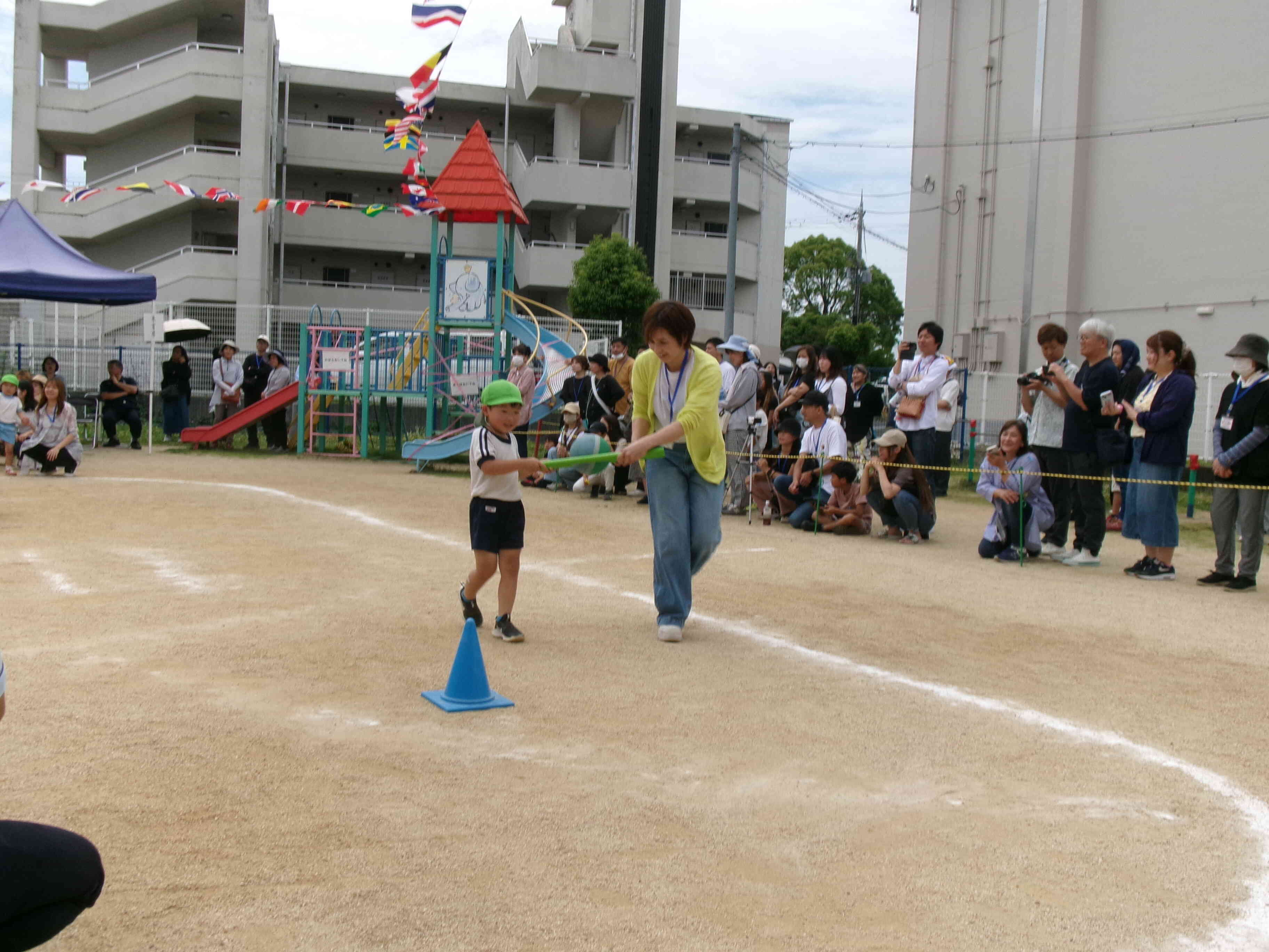 おうちの人と力を合わせて頑張れー！！