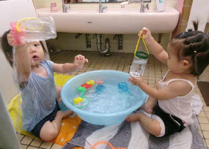 0歳児ひよこ組の様子です!