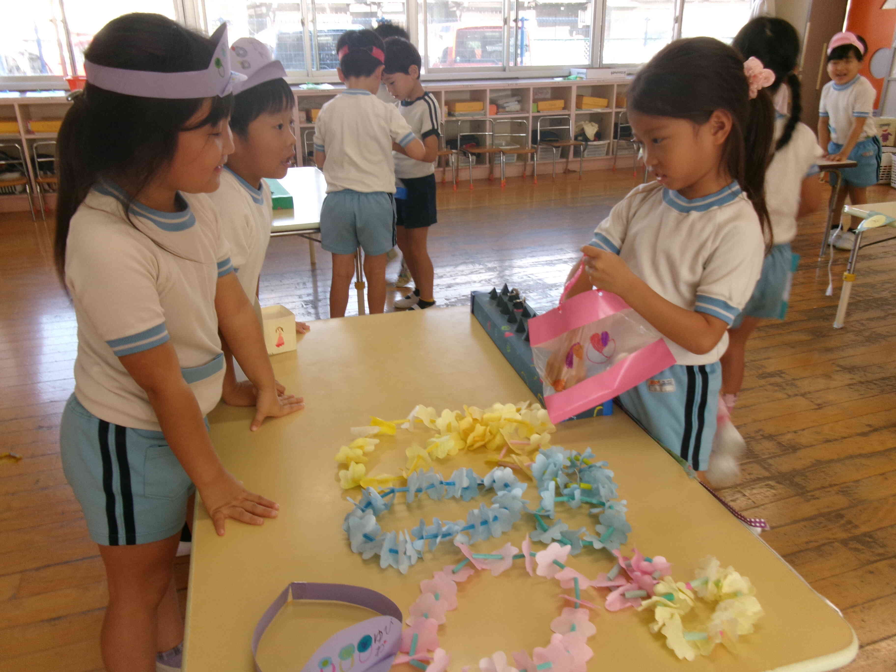 らいおん組も交代でお買い物ごっこしたよ。