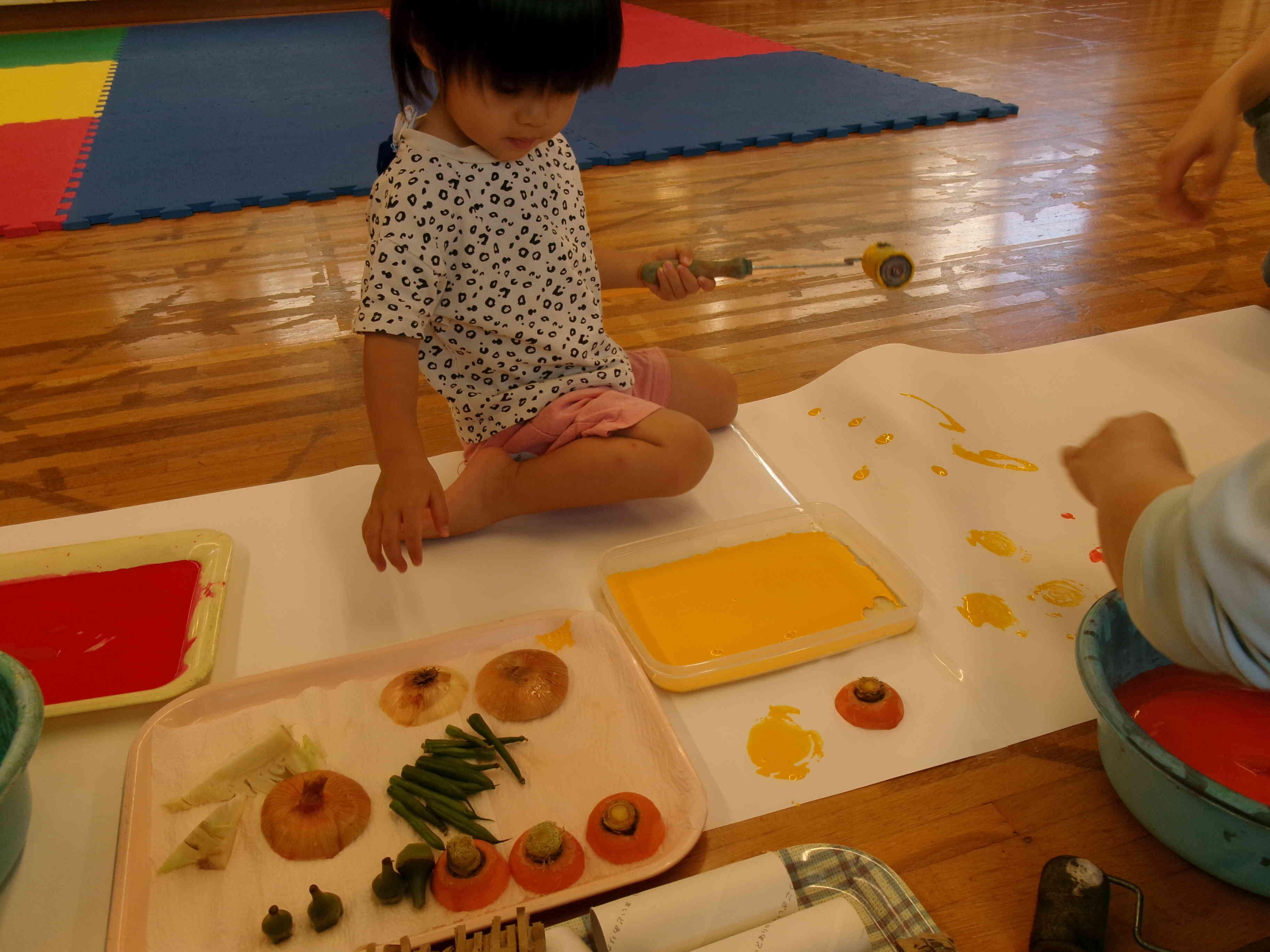 9月★いろんな道具でスタンプ遊びをしよう！