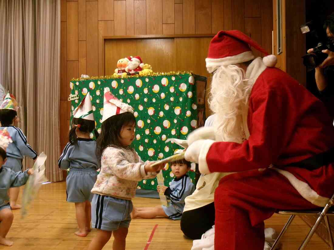 プレゼントをもらったよ☆「ありがとう」言えたかな？