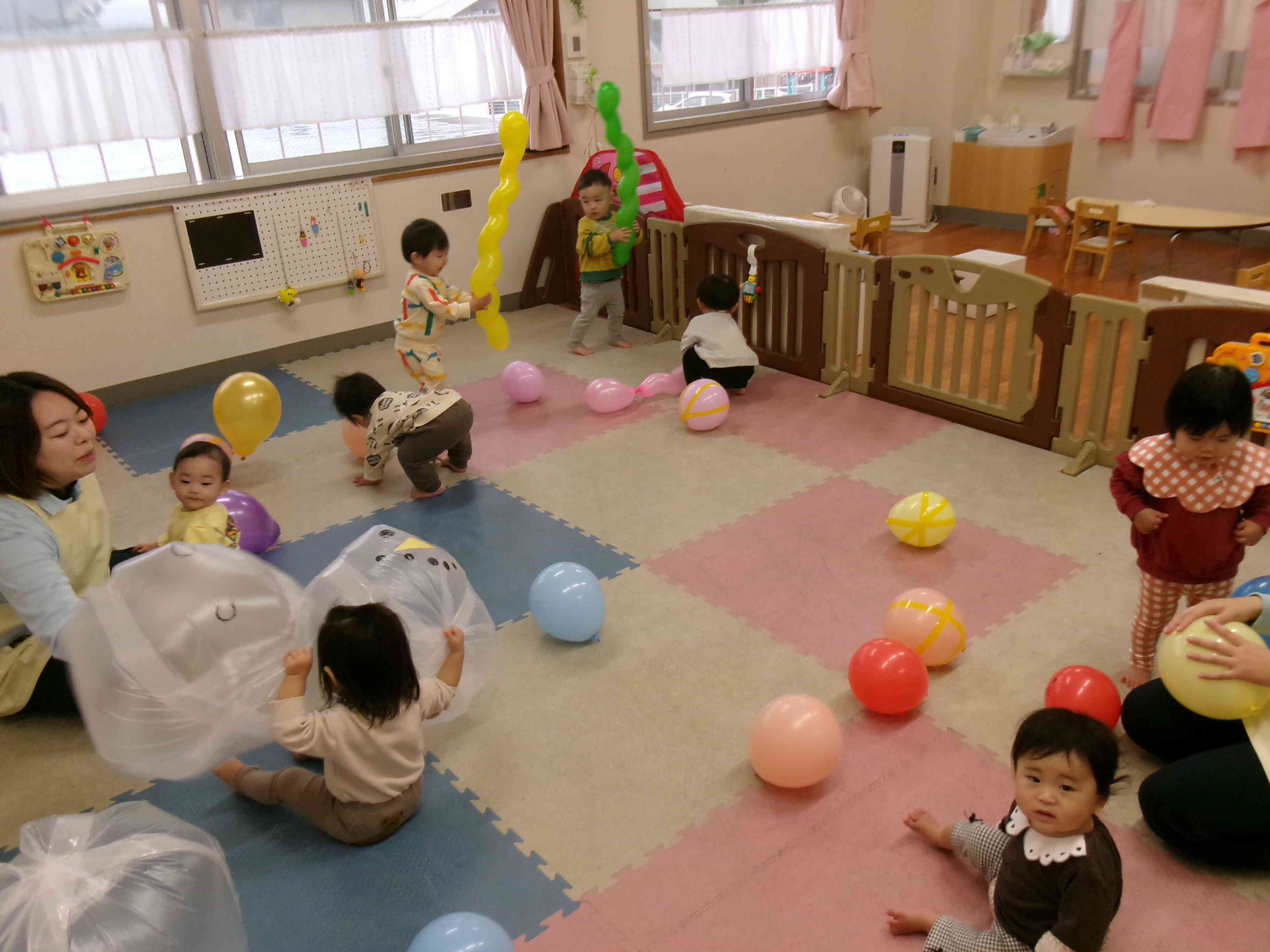 『ひよこ組』風船あそびをしました！