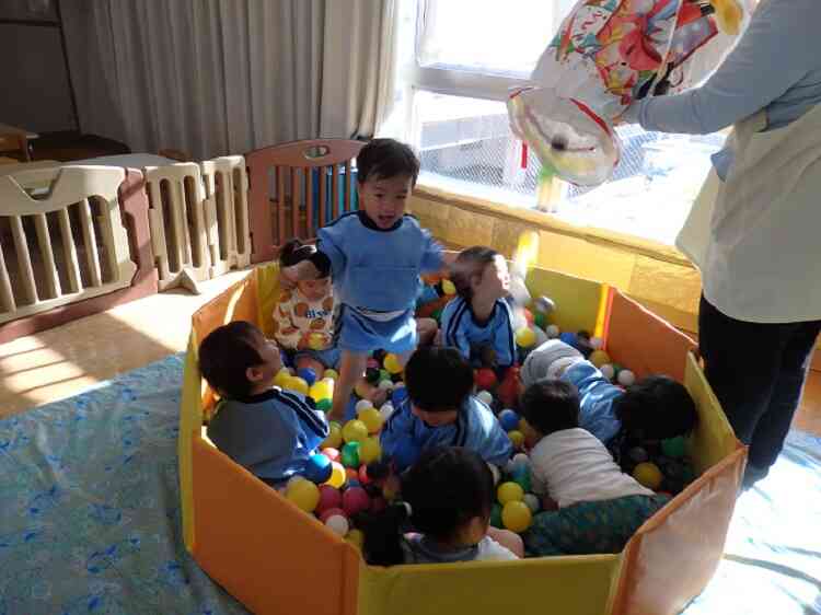 ボールプールをして遊んだよ！