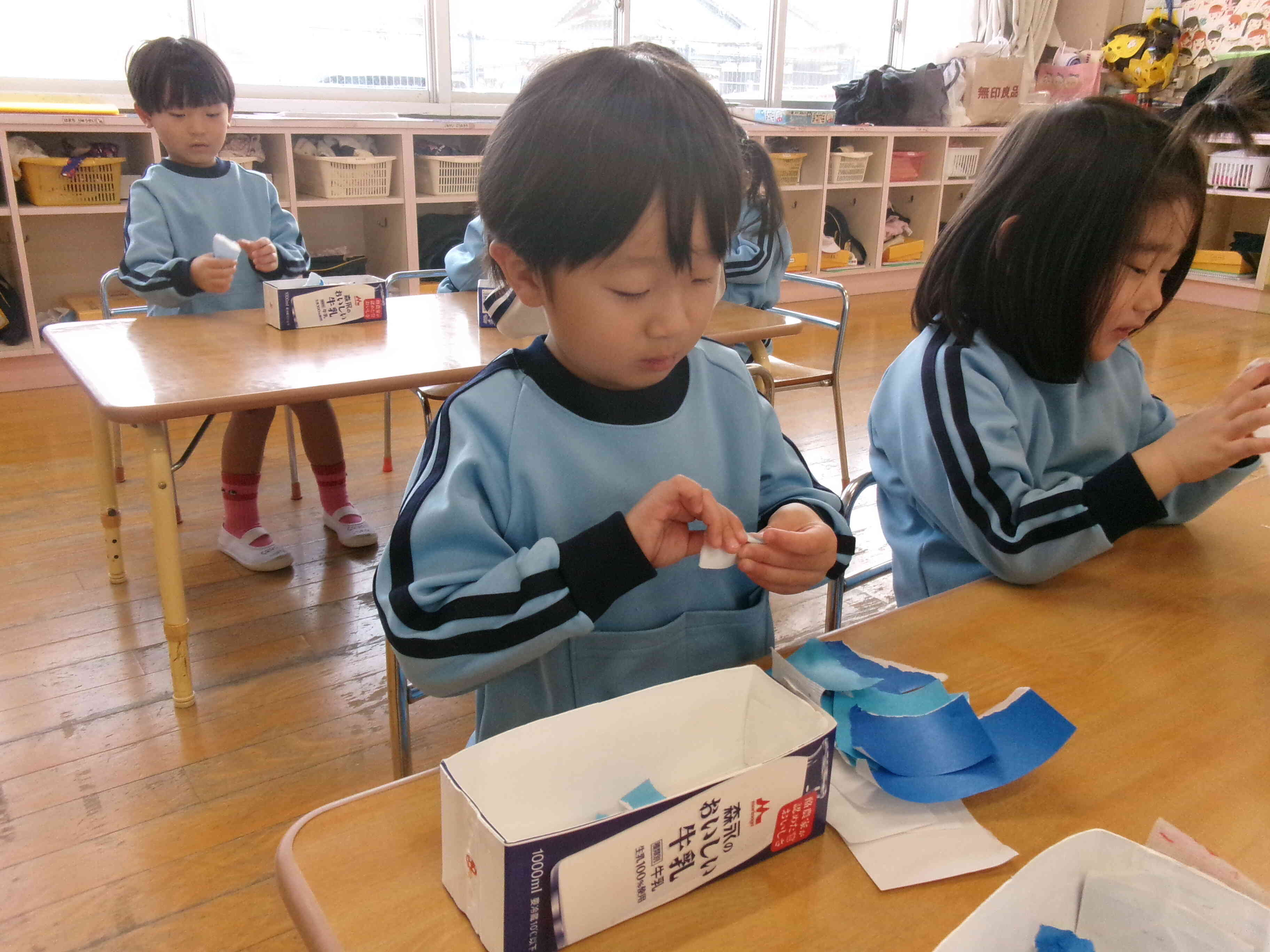 ちぎり絵に挑戦！