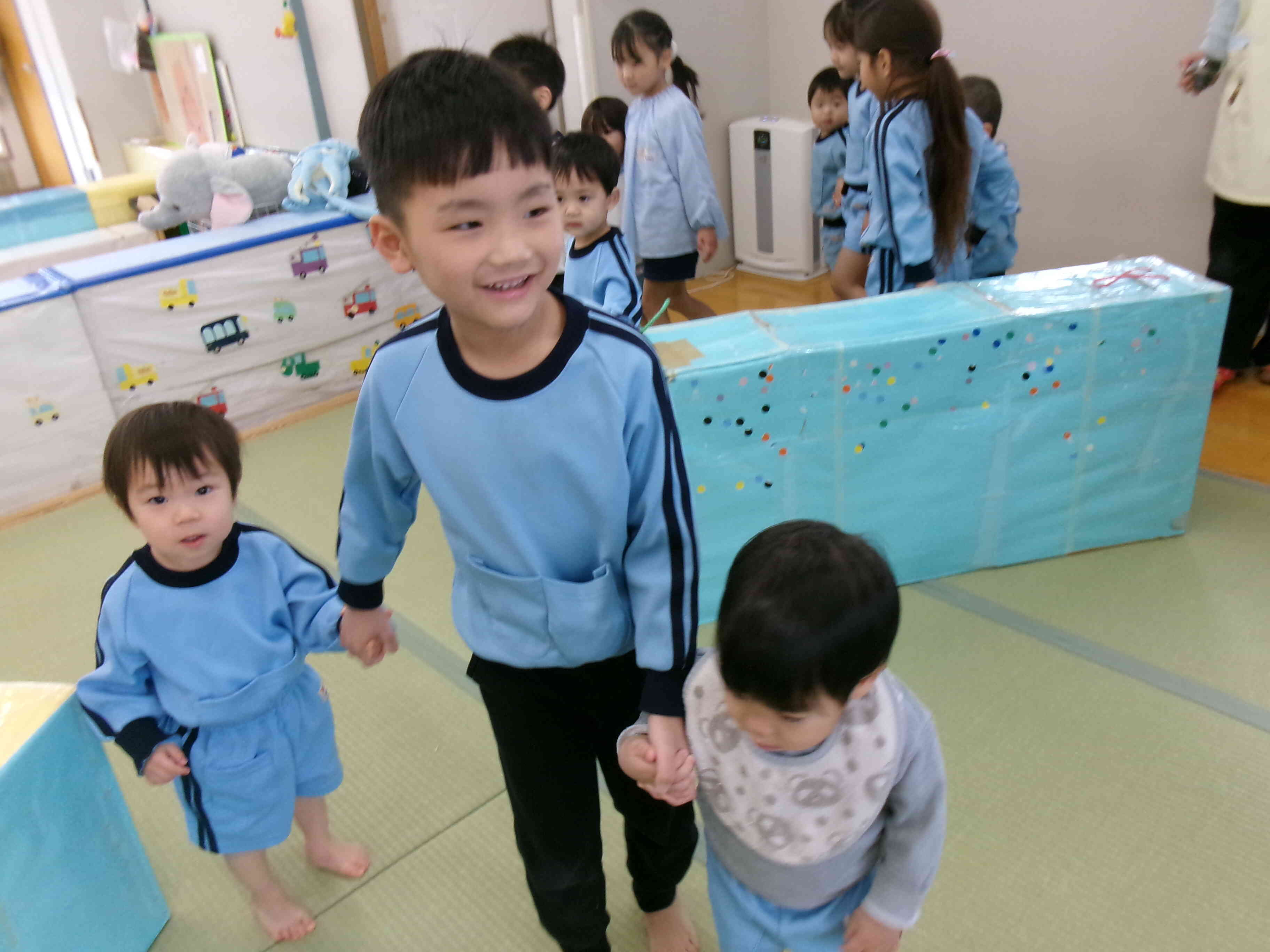 異年齢交流（りす組とらいおん組）