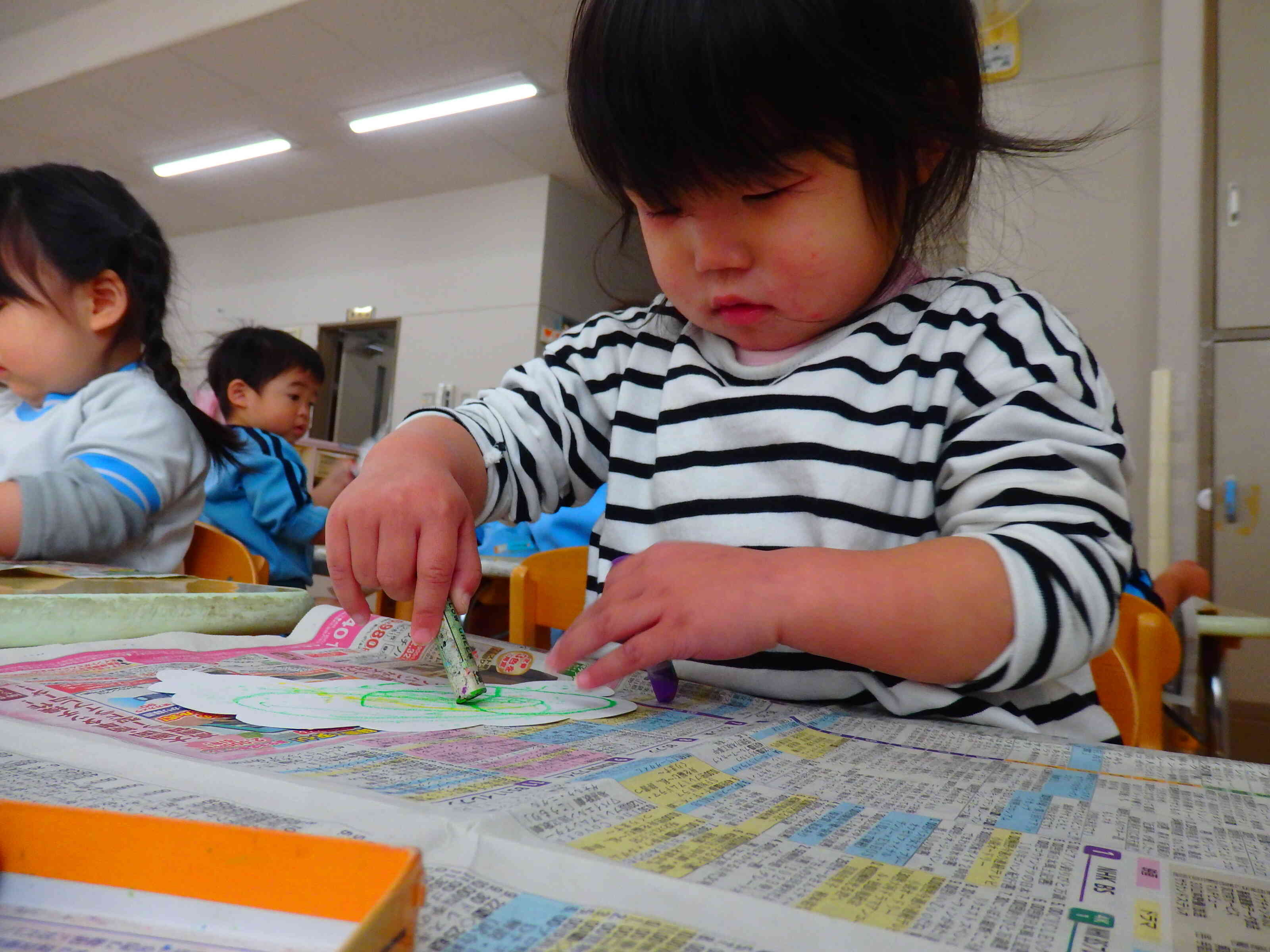 鬼さんの頭、緑色でもぬりぬり～☆