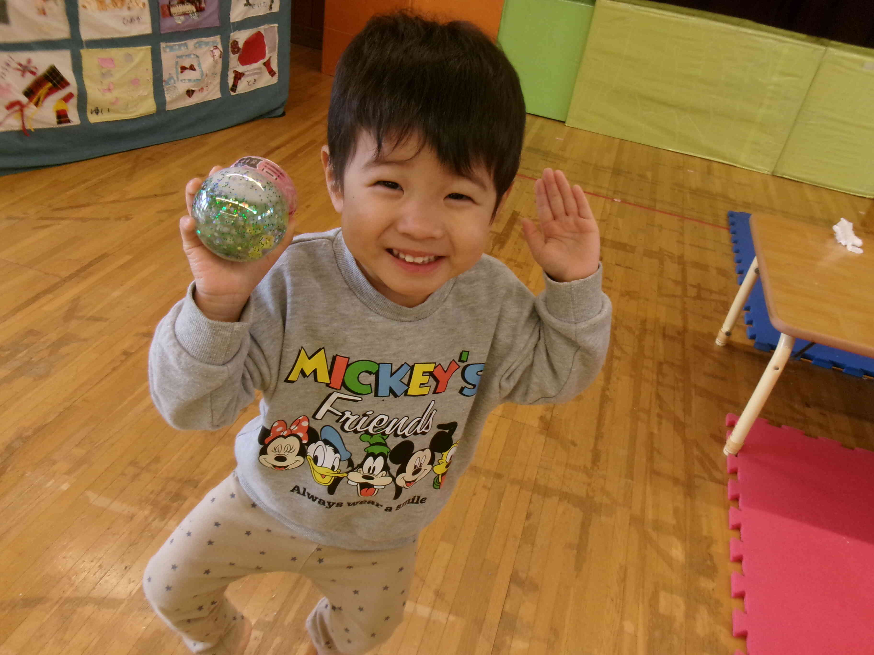 はい、ポーズ！・・あれ？おどけちゃった！