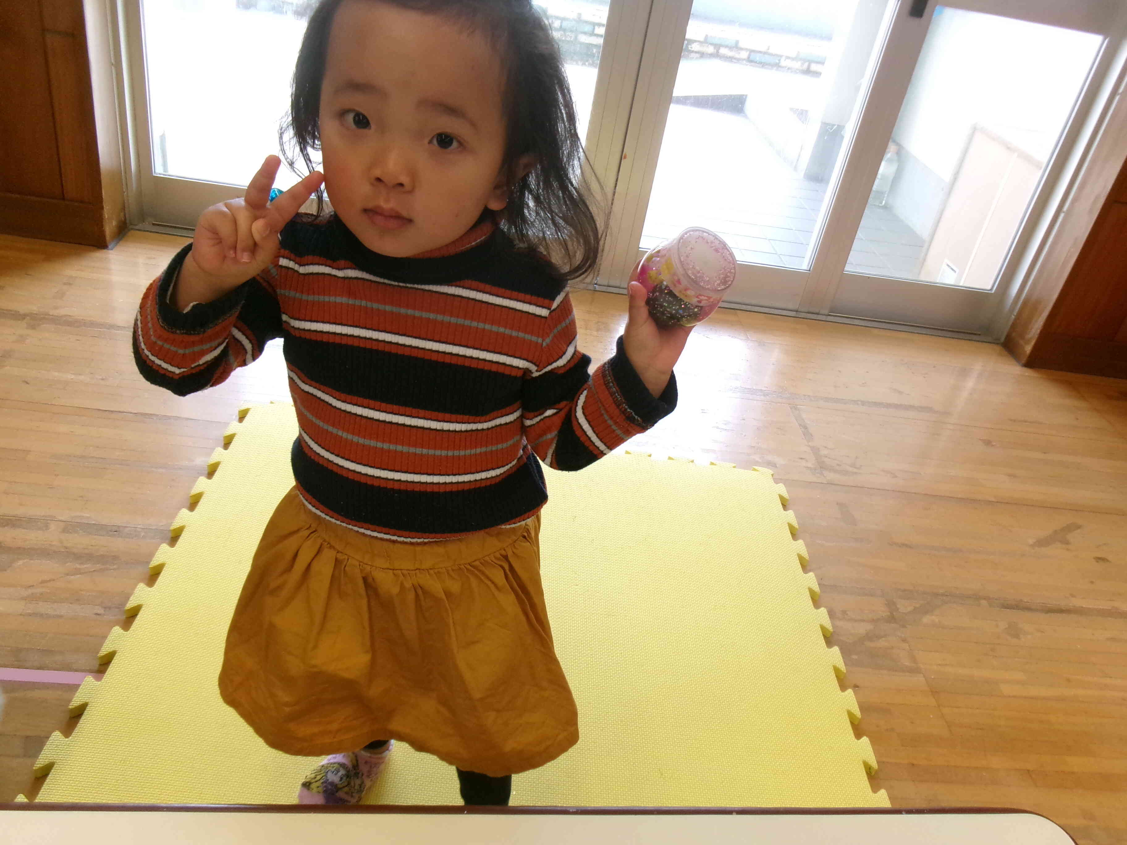 ちょっと照れくれそうに、ポーズ♬