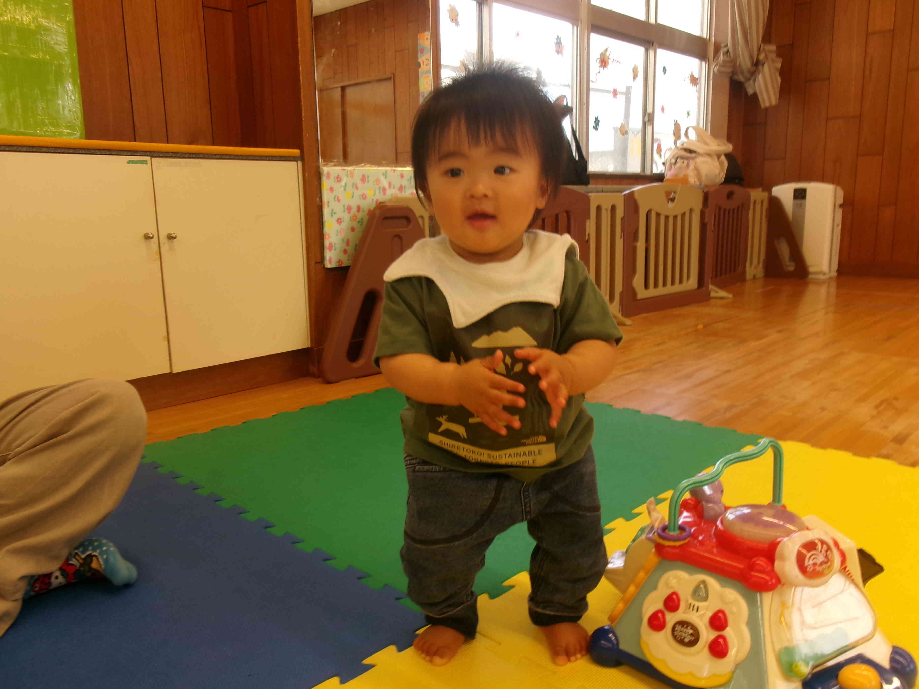 最近立てるようになったんだよ！見て見て！！
