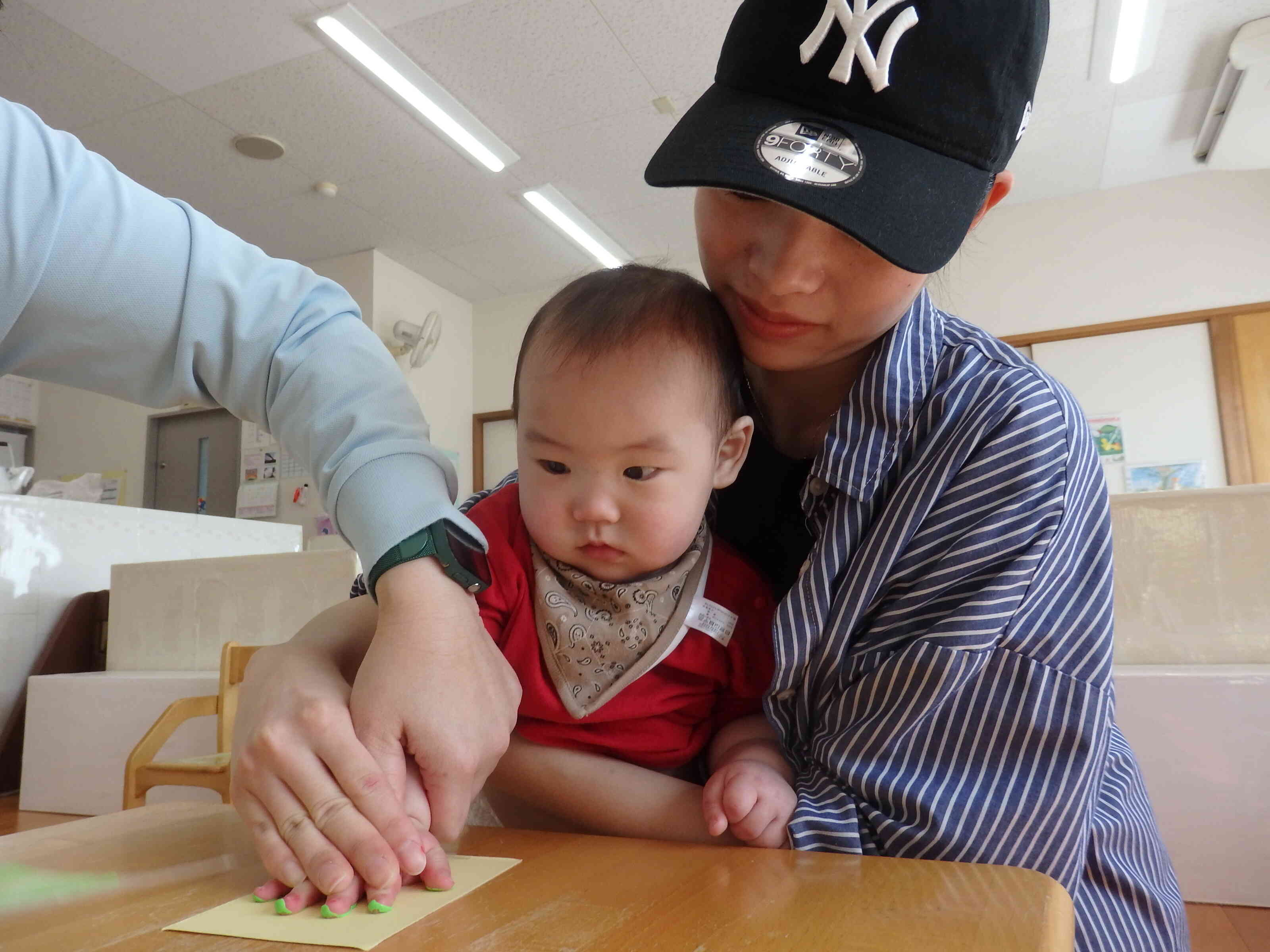 足型に続き、手型もとったよ。