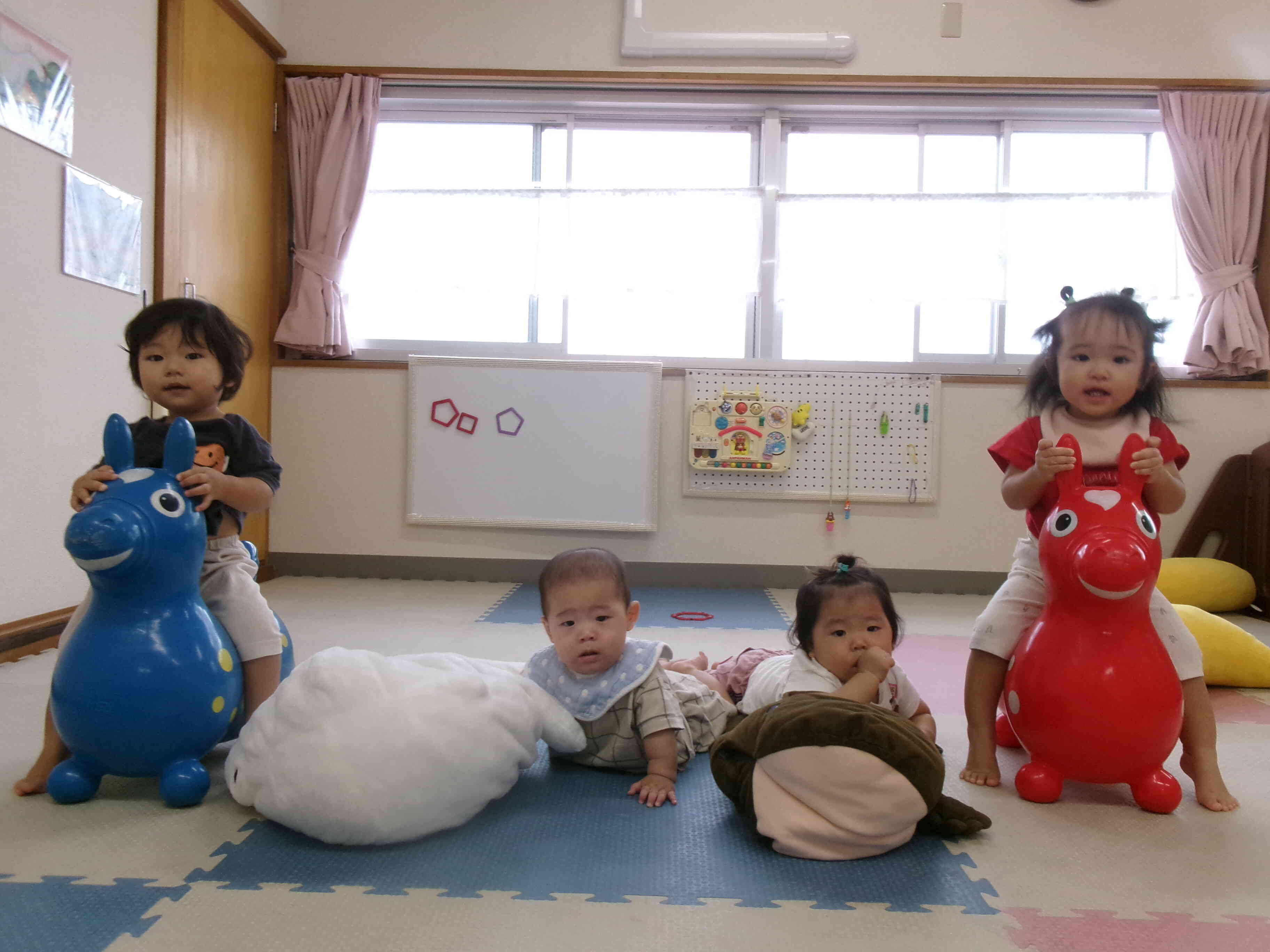 (０歳児)ひよこ組の日常★