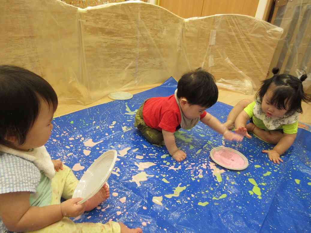 すくわくプログラム～色水～0歳児
