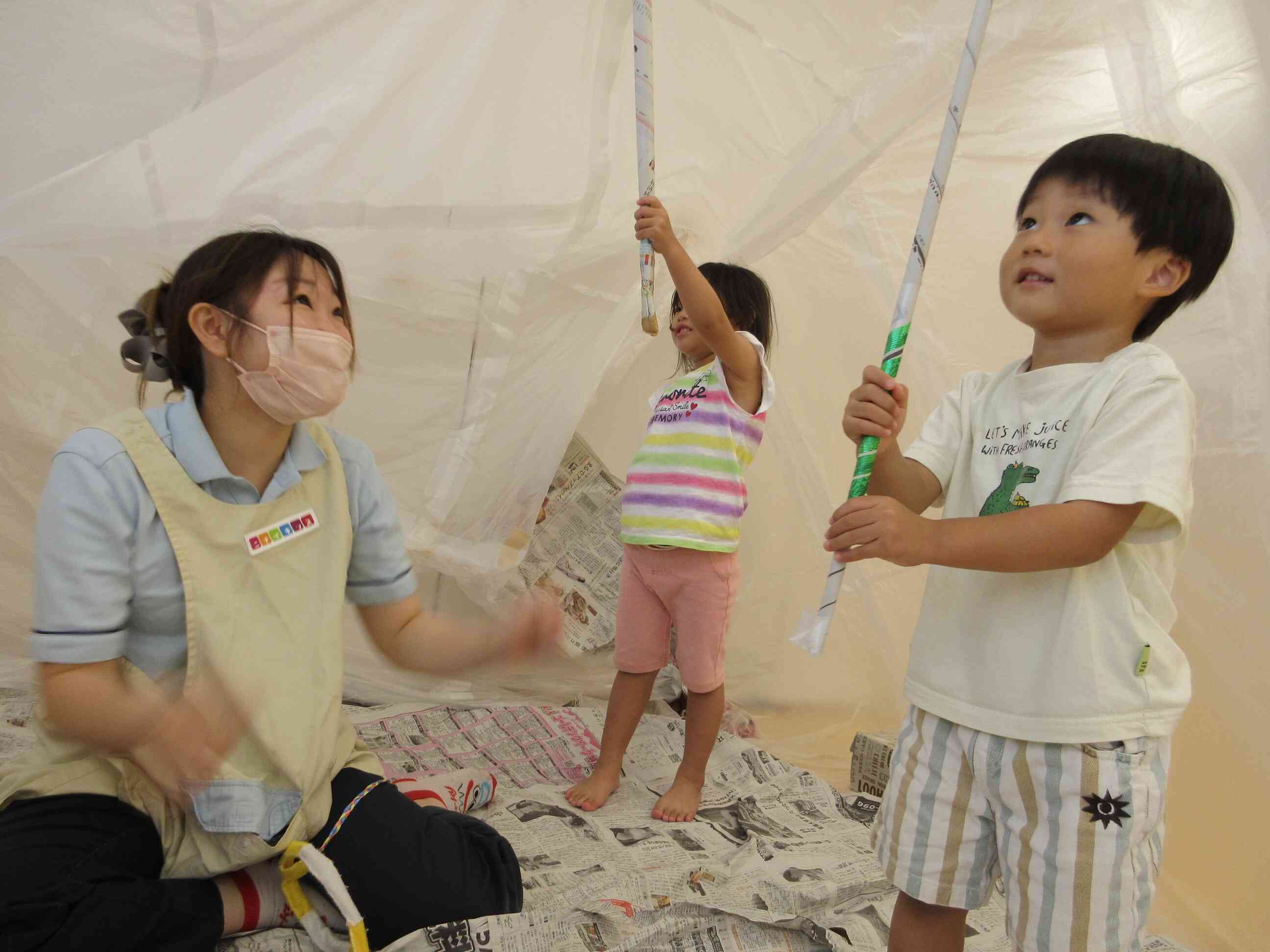 テントの中、楽しいね！自分たちでも作ってみよう！（3.4.5歳児）