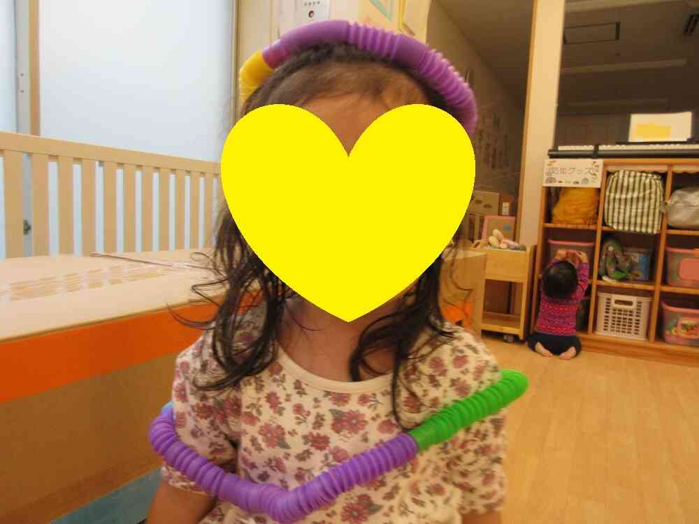 輪っかを作り、頭に乗せてみたよ！