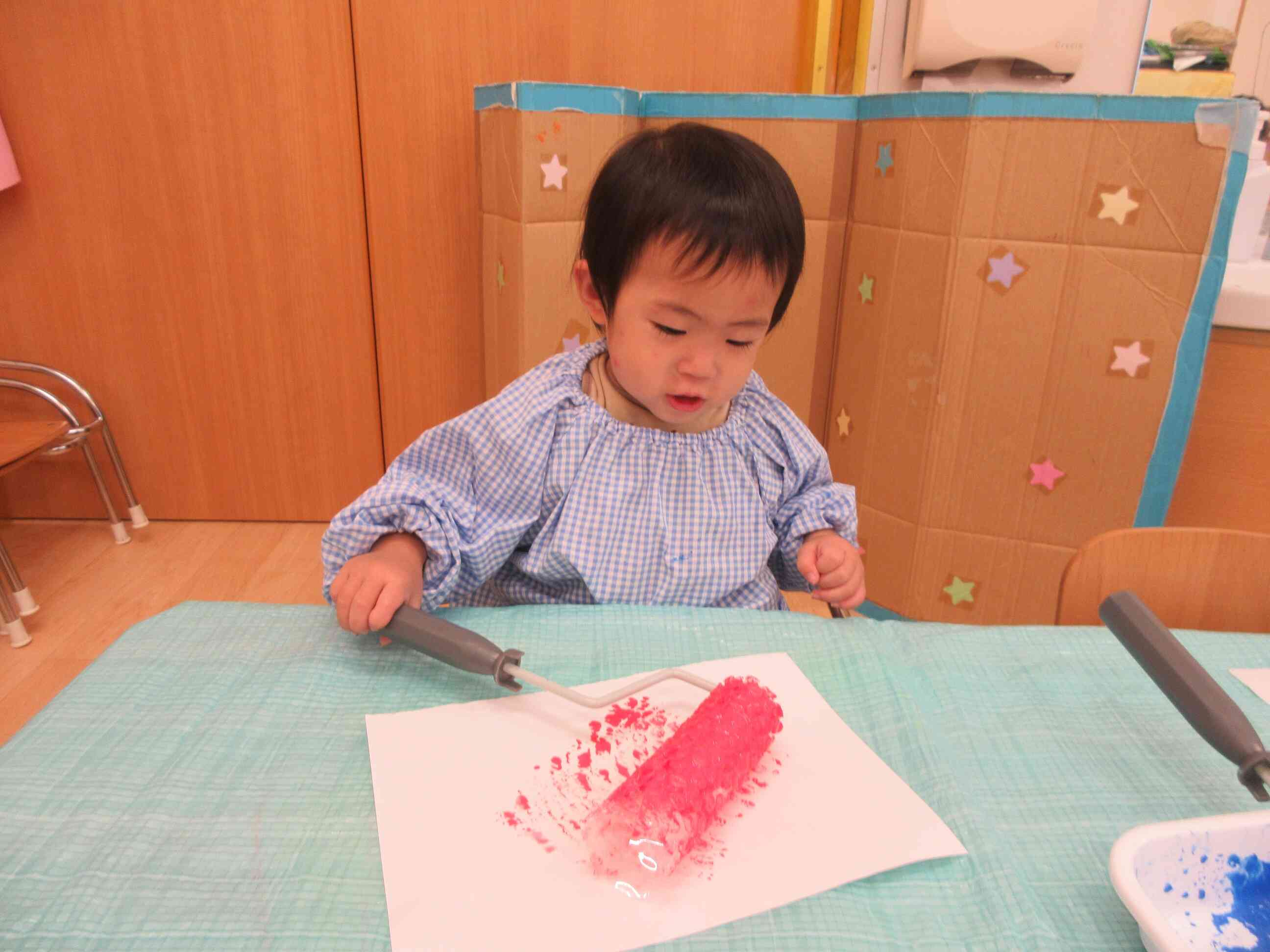 ☆製作の様子☆あひる組（1歳児）
