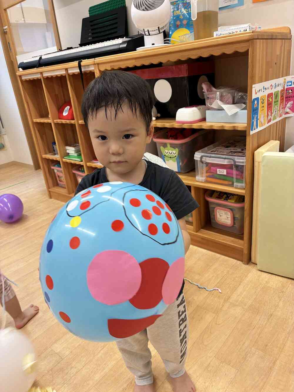 風船遊び　～２歳児　うさぎ組～