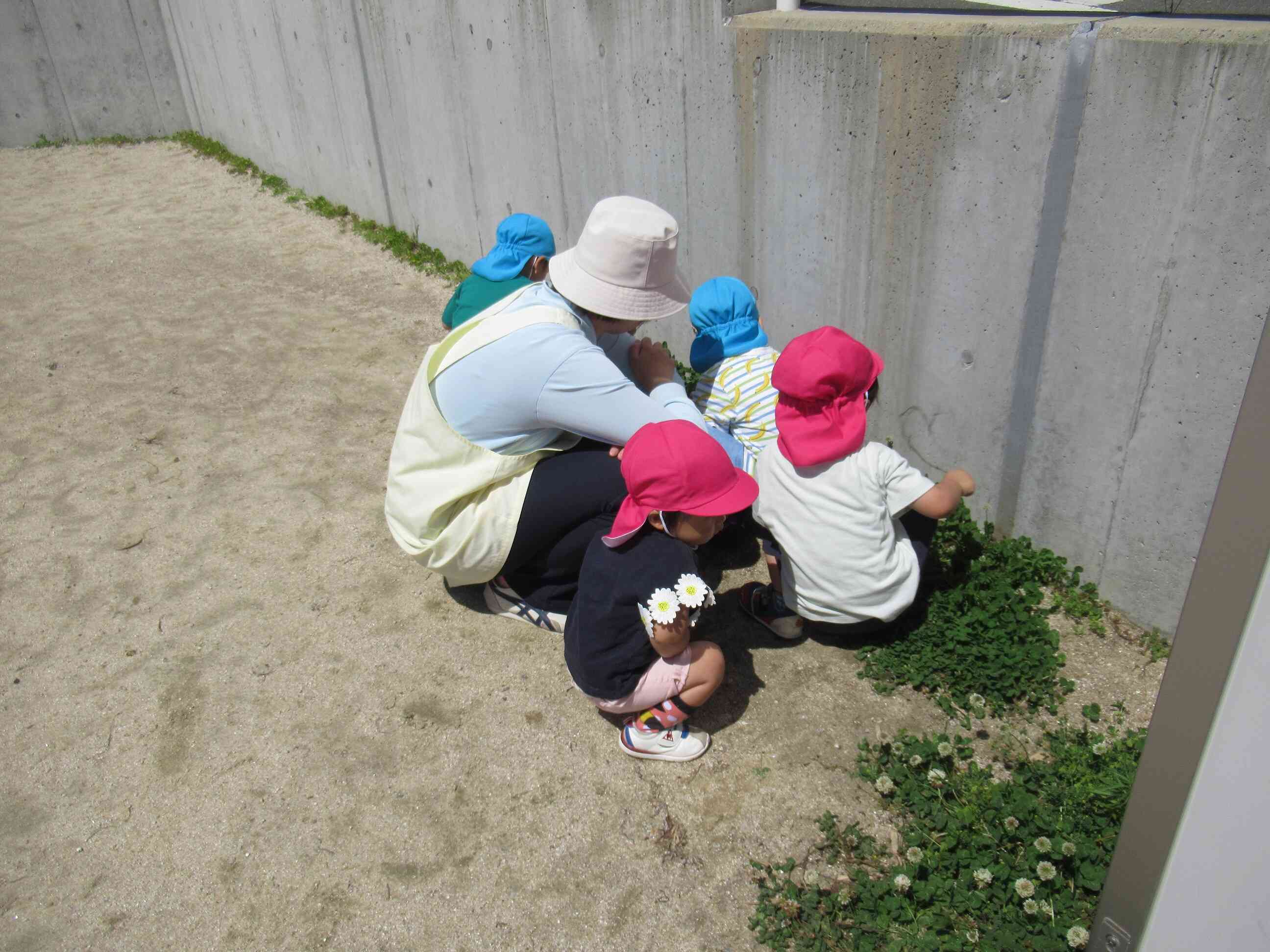 お外では・・・。