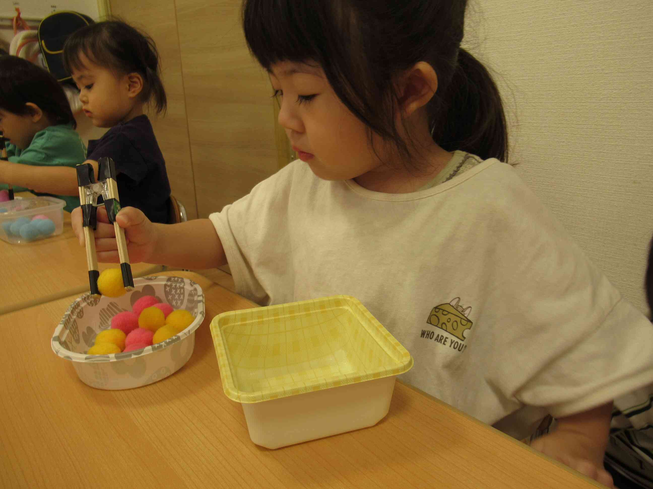 少しずつできるようになったら給食での箸をチャレンジしていきたいと思います!!