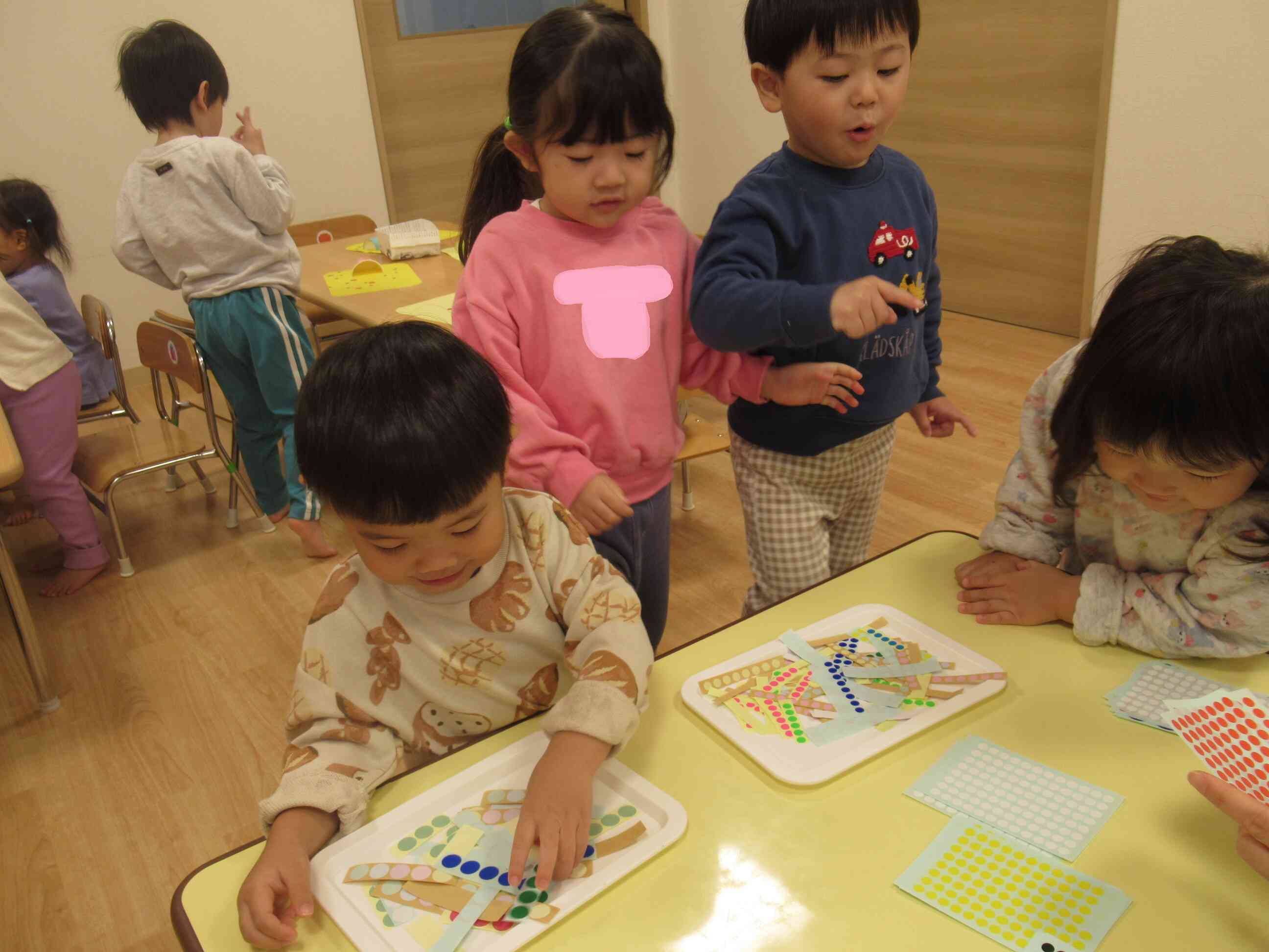 ありがとうの日のプレゼントづくり☆ 【うさぎ組】