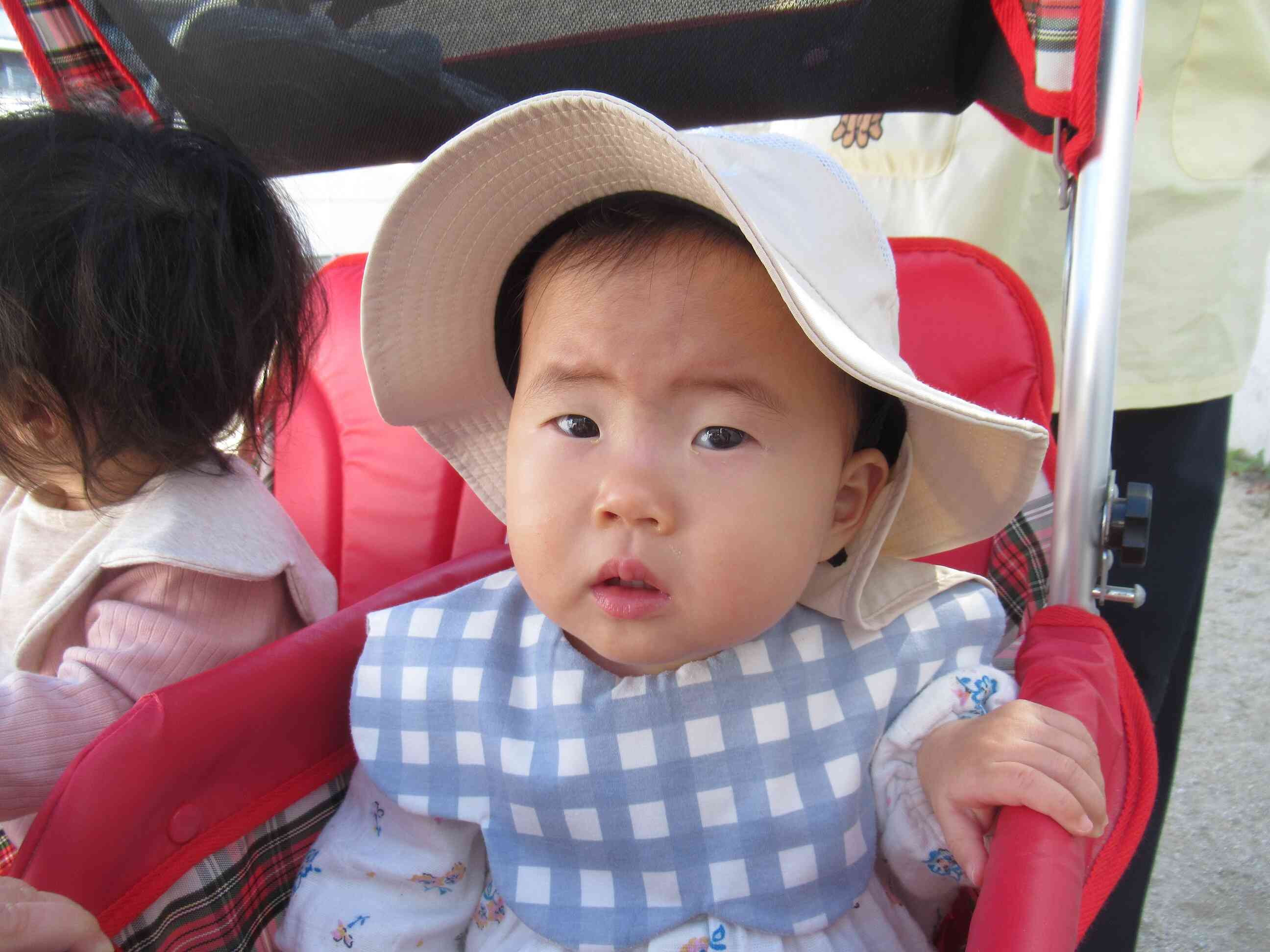 お腹すいたよ～、給食食べたいな！！