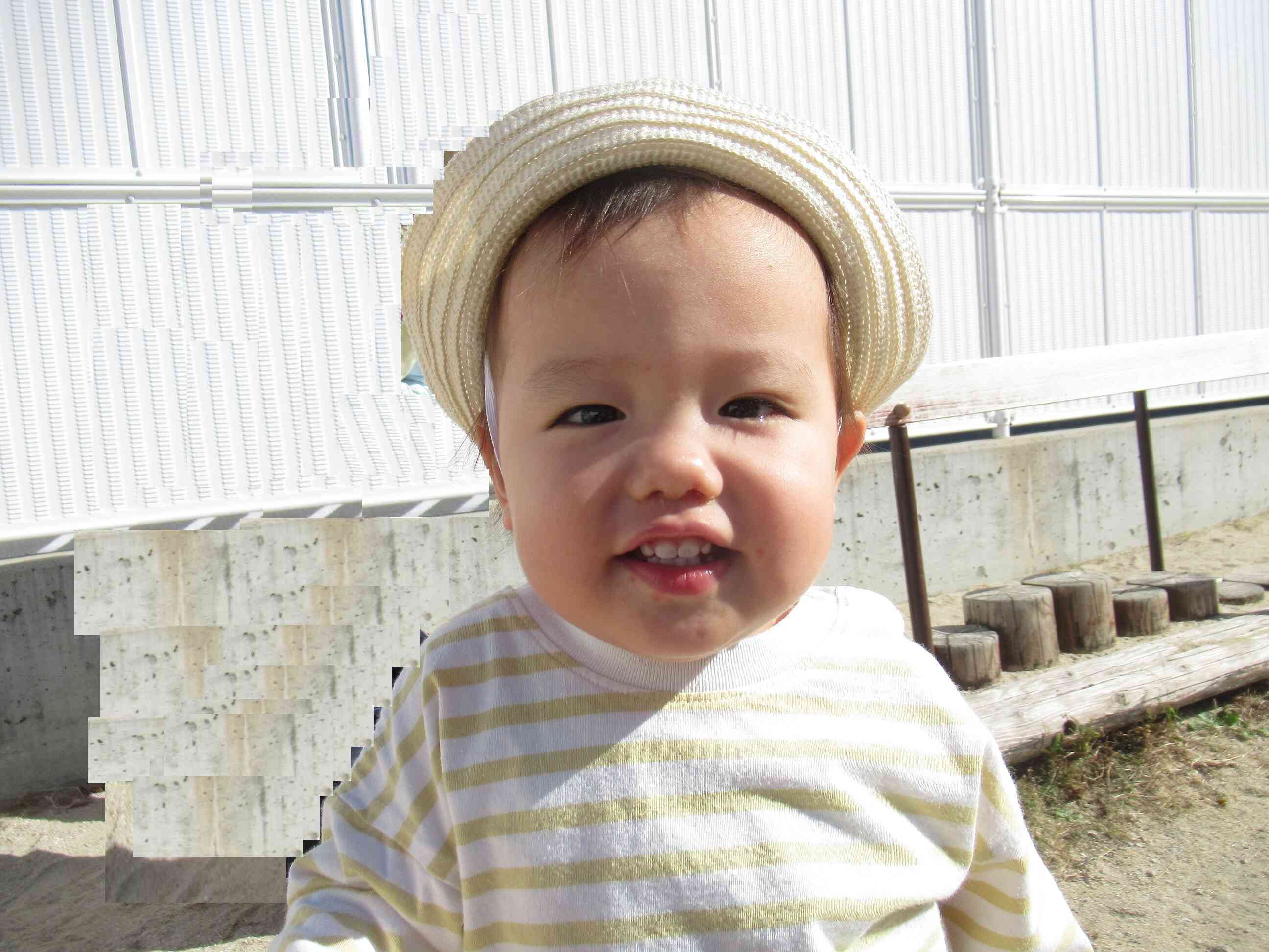 園庭で日向ぼっこ♪