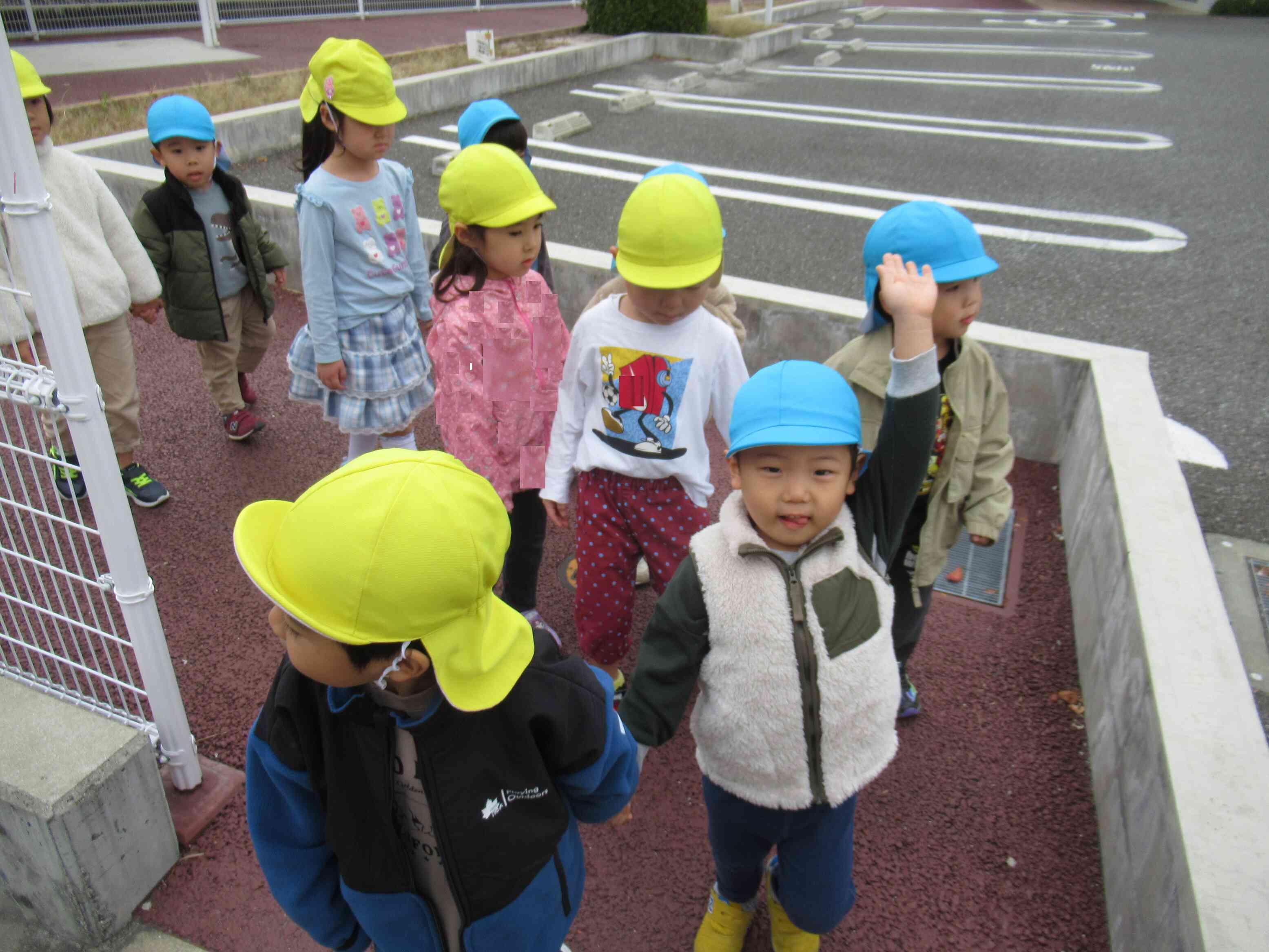 みんなでお散歩にレッツゴー!!（りす・きりん組）