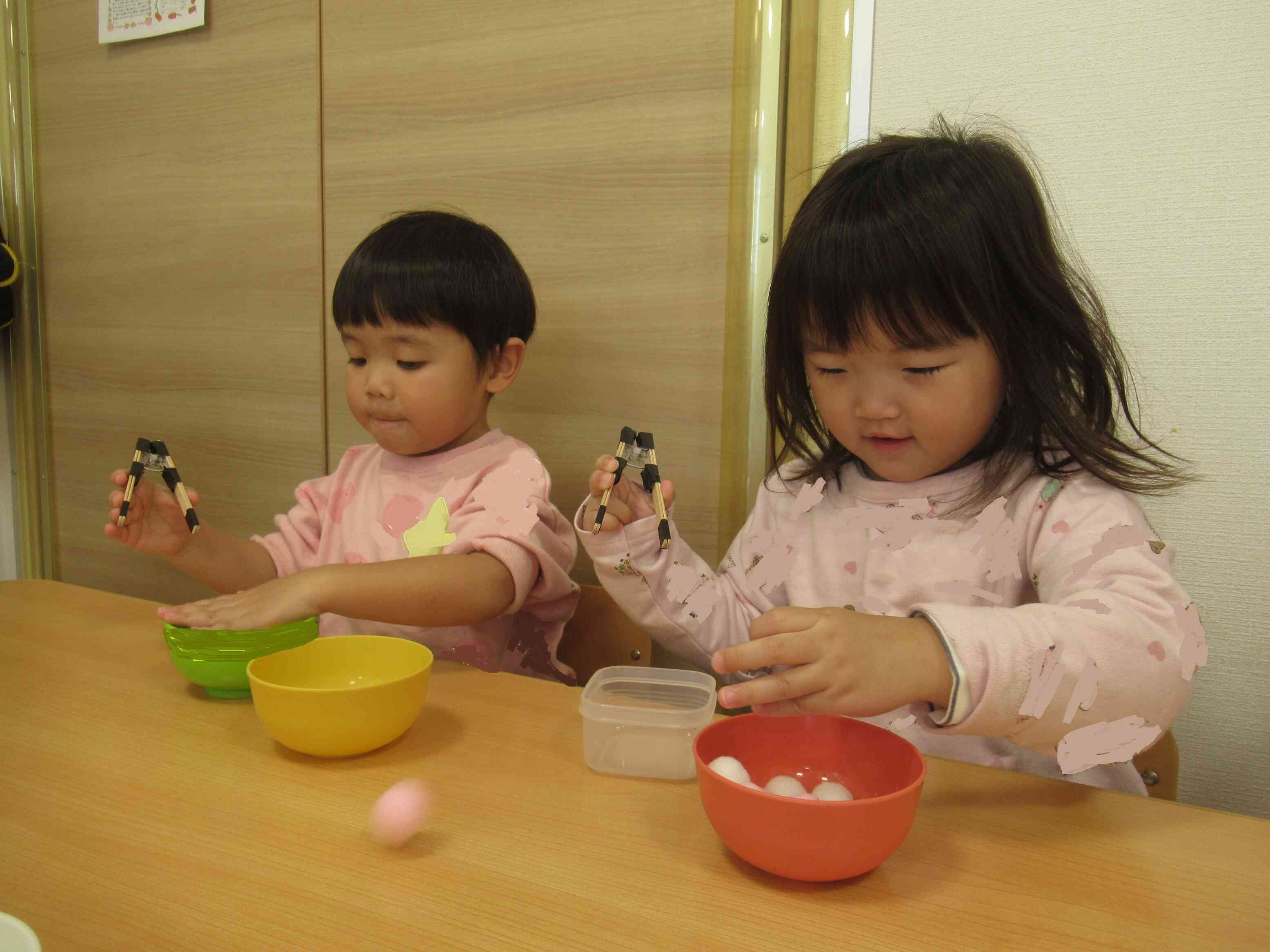 いろいろなおもちゃで指先あそび☆【うさぎ組】
