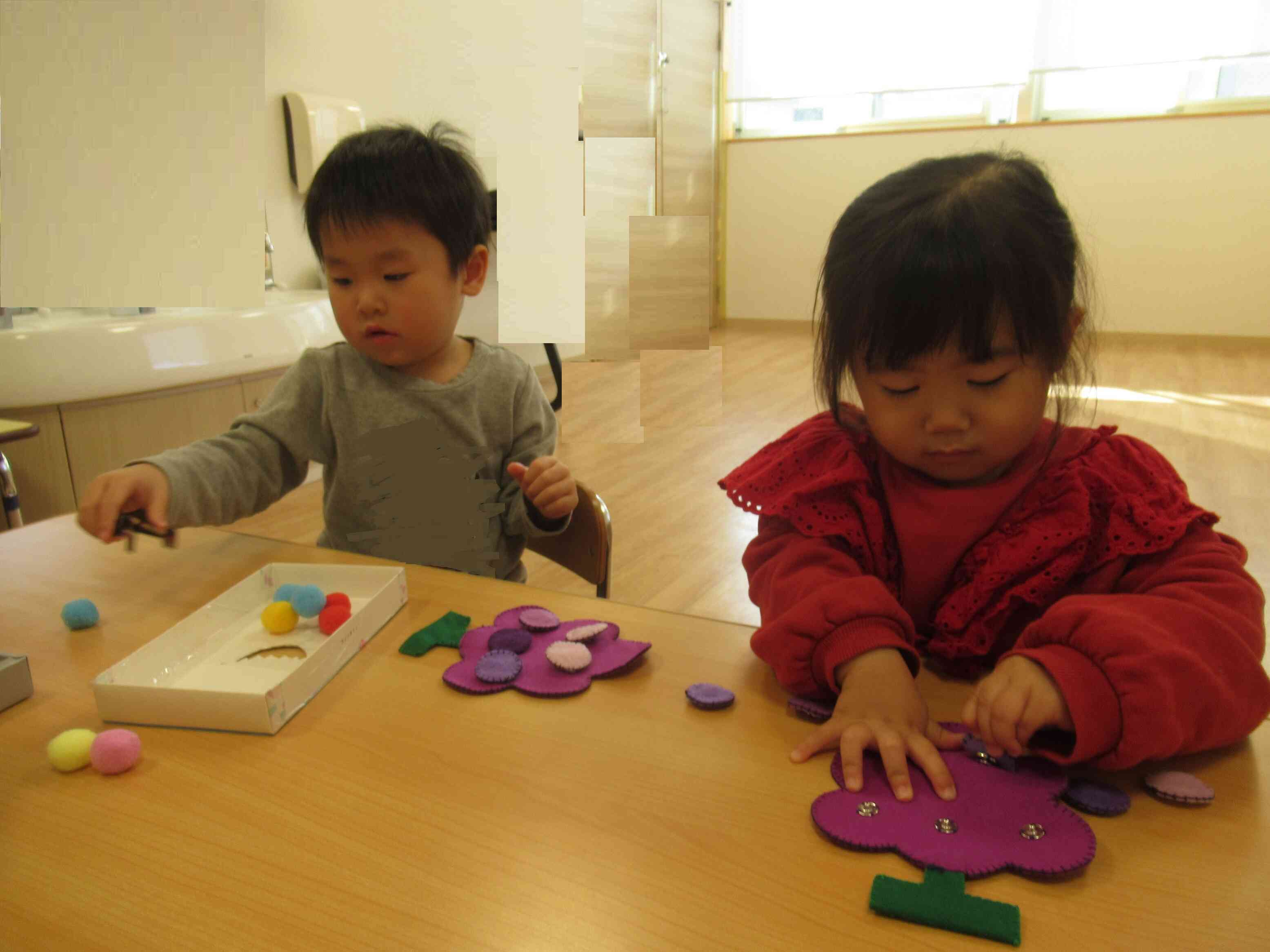 次は交代してこっちのおもちゃで遊んでみよう