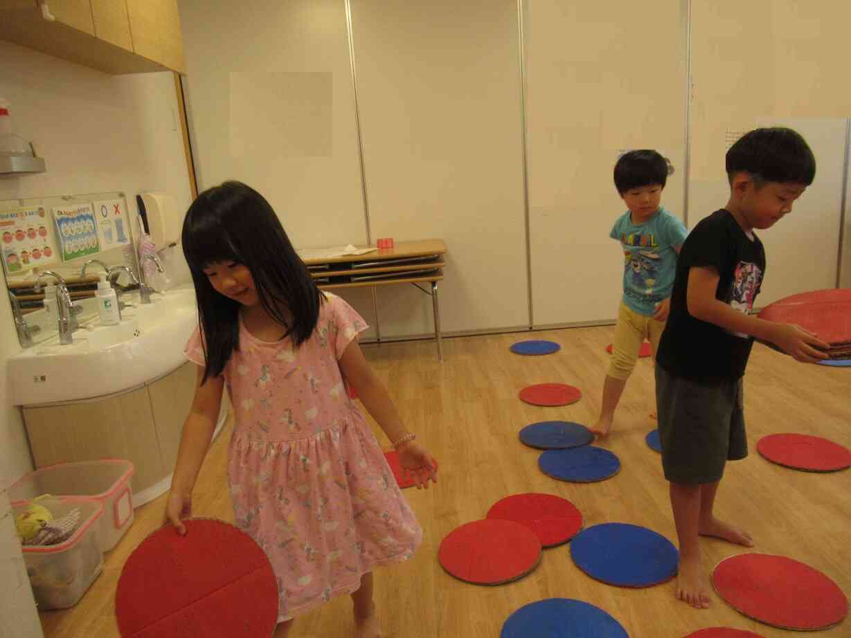片づけるよ。さあ、次のゲームの準備!何のゲームかな?