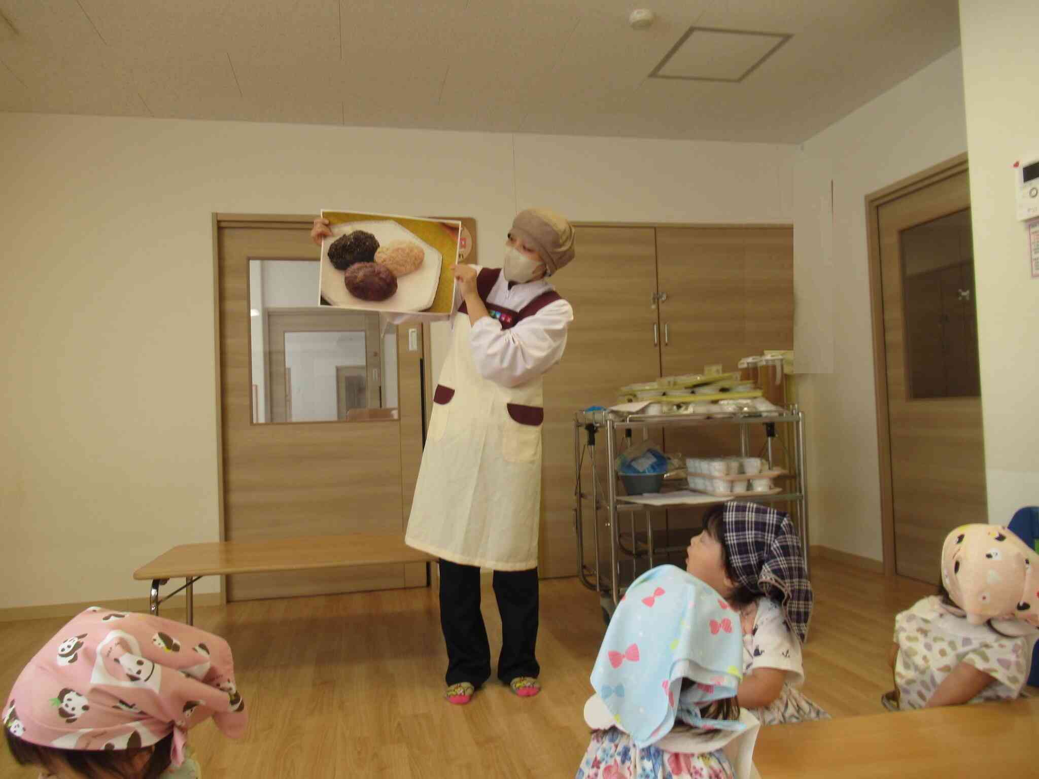 なにたべる？（食育「おはぎづくり」　ひよこ・あひる組）
