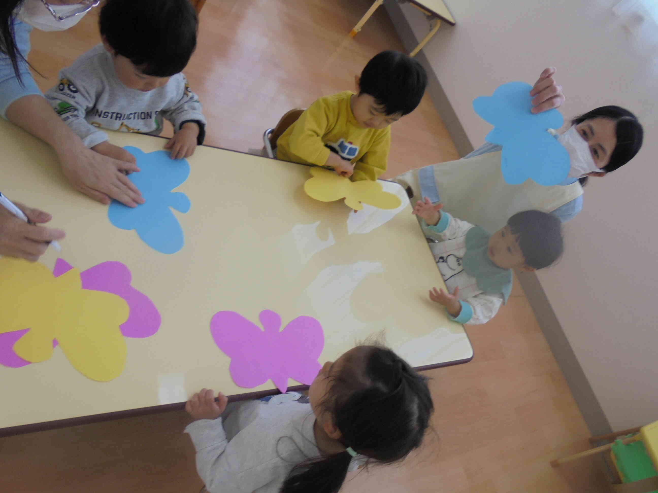 今からちょうちょを作ります