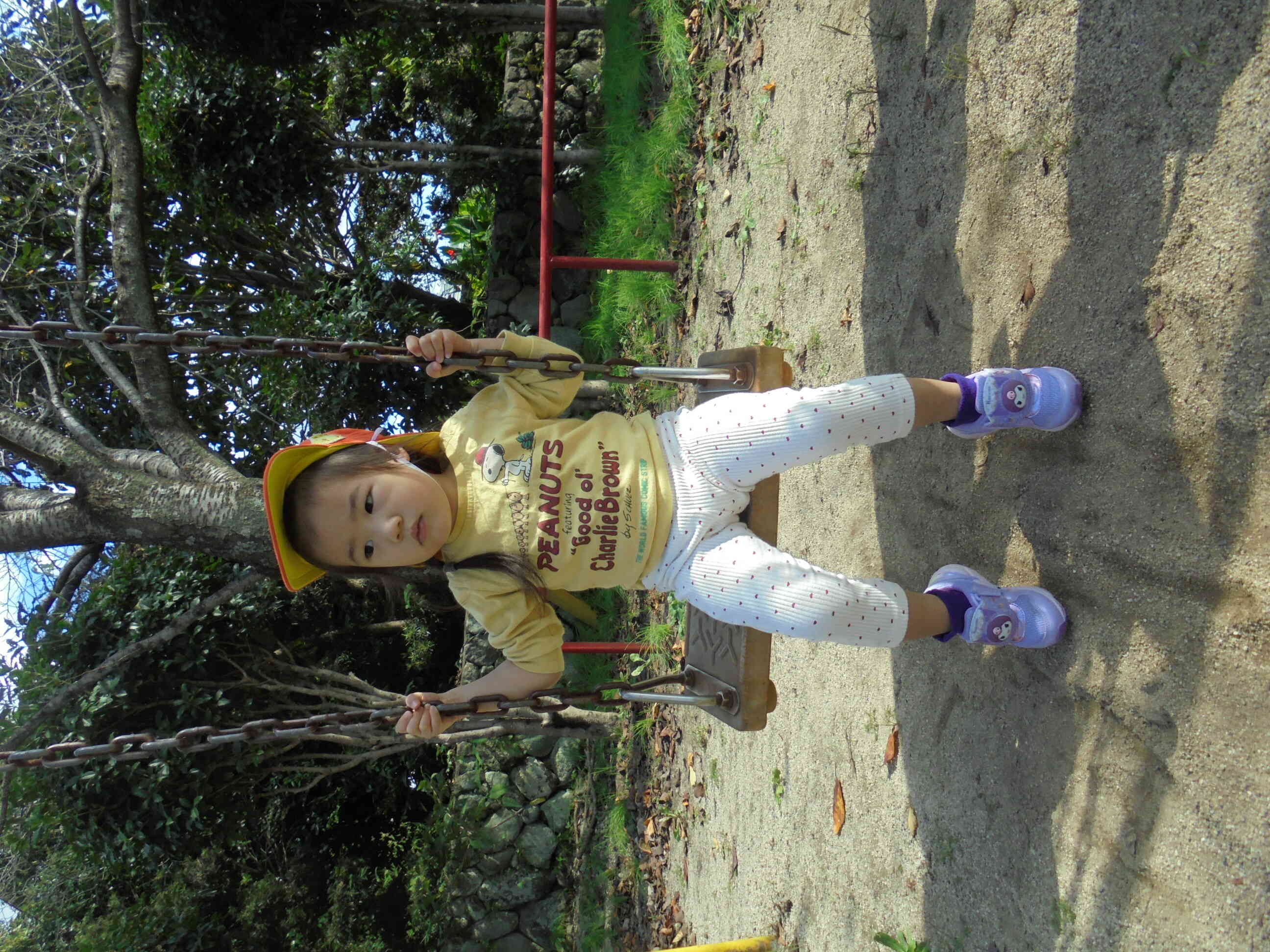 おままごとの後はお散歩