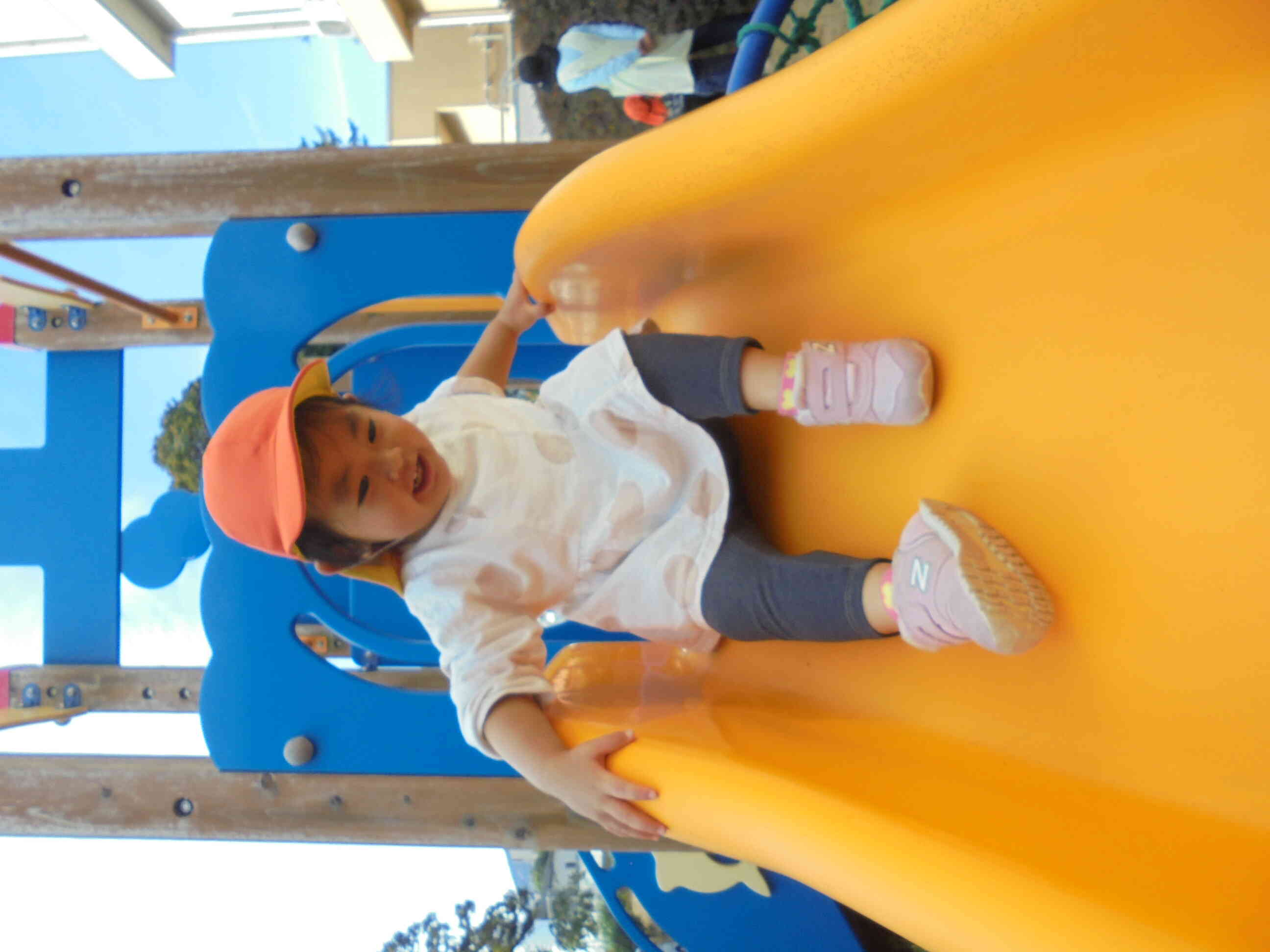 滑り台　滑りまーす。