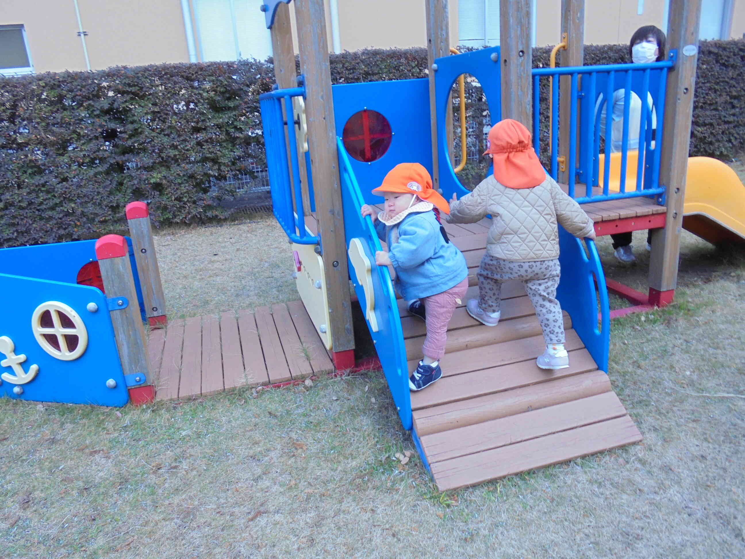 二人で同時にのぼちゃった。慌てず慎重に…