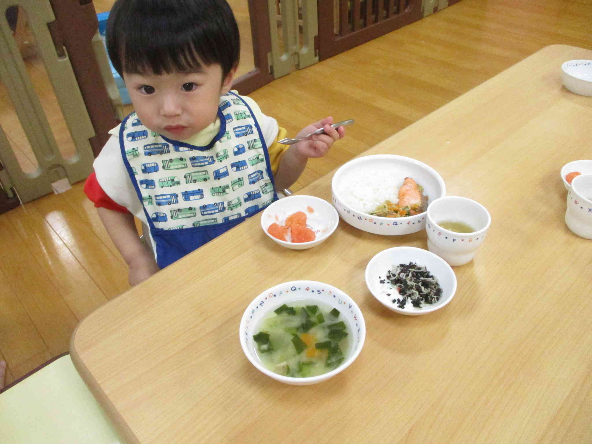 今日の給食は手作りふりかけ付きです。