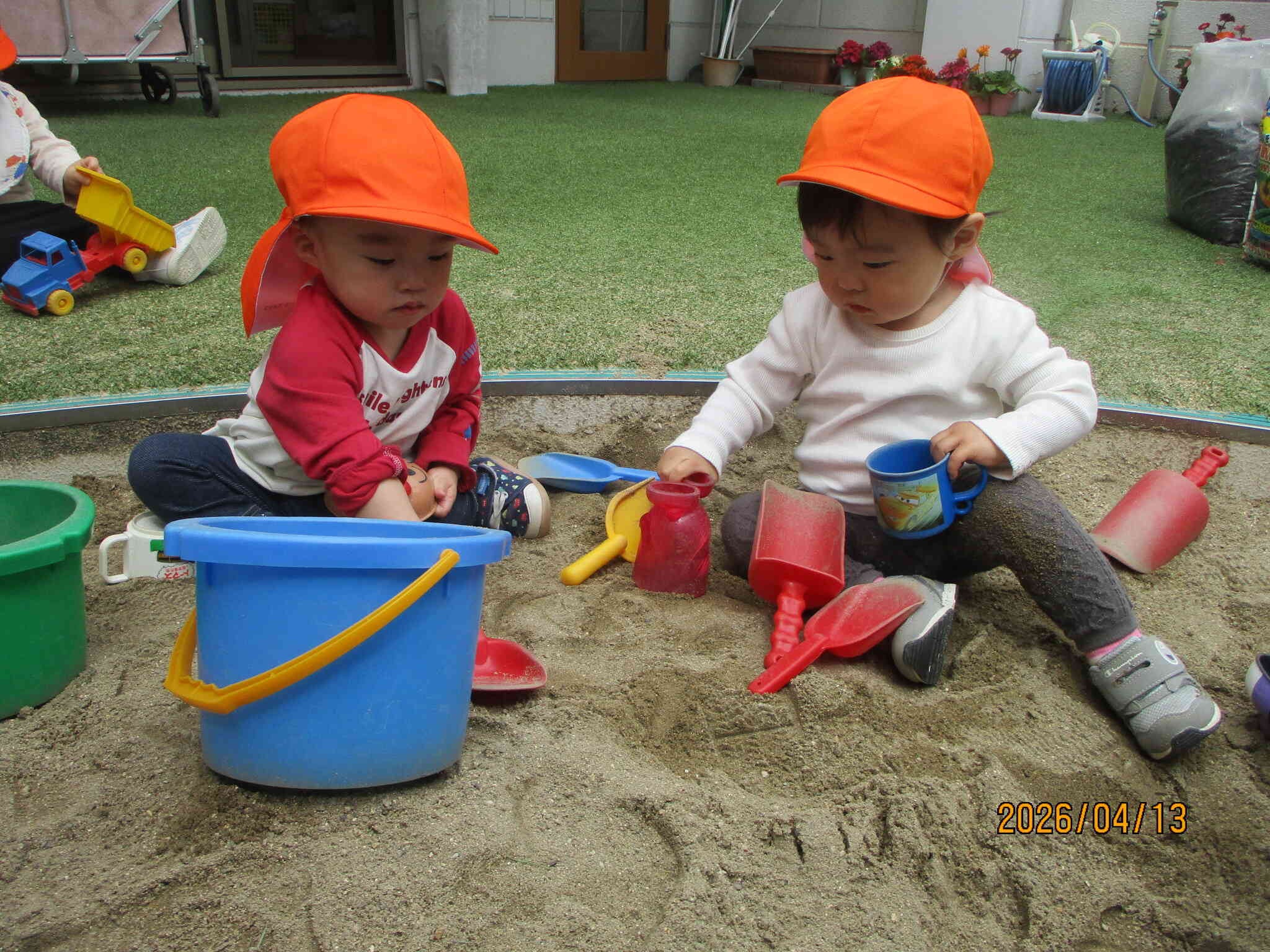 砂場では