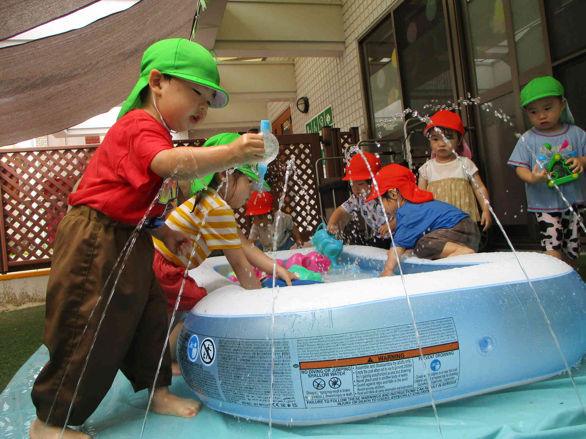 みんなで水あそび