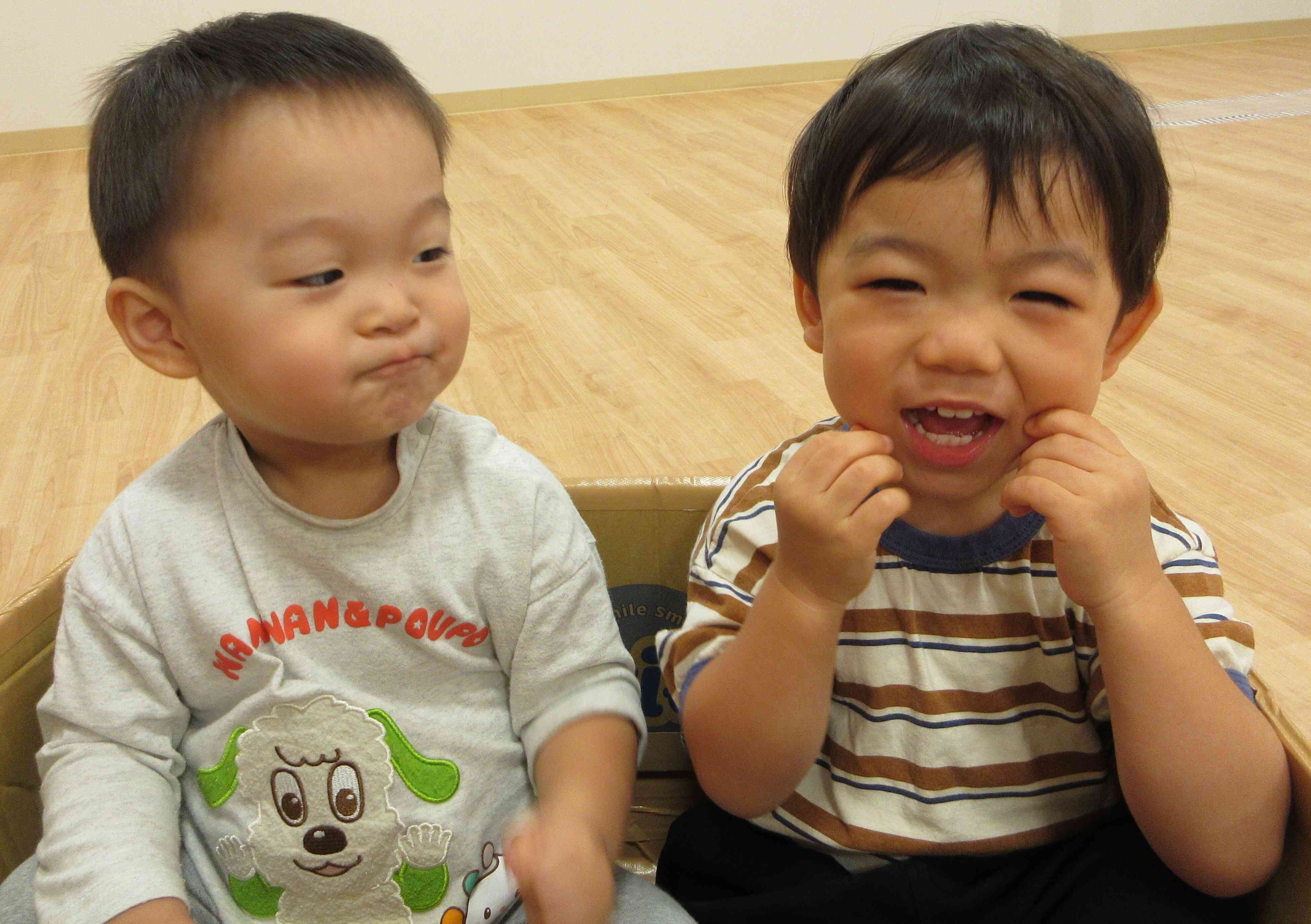 お友だちと★(一歳児)