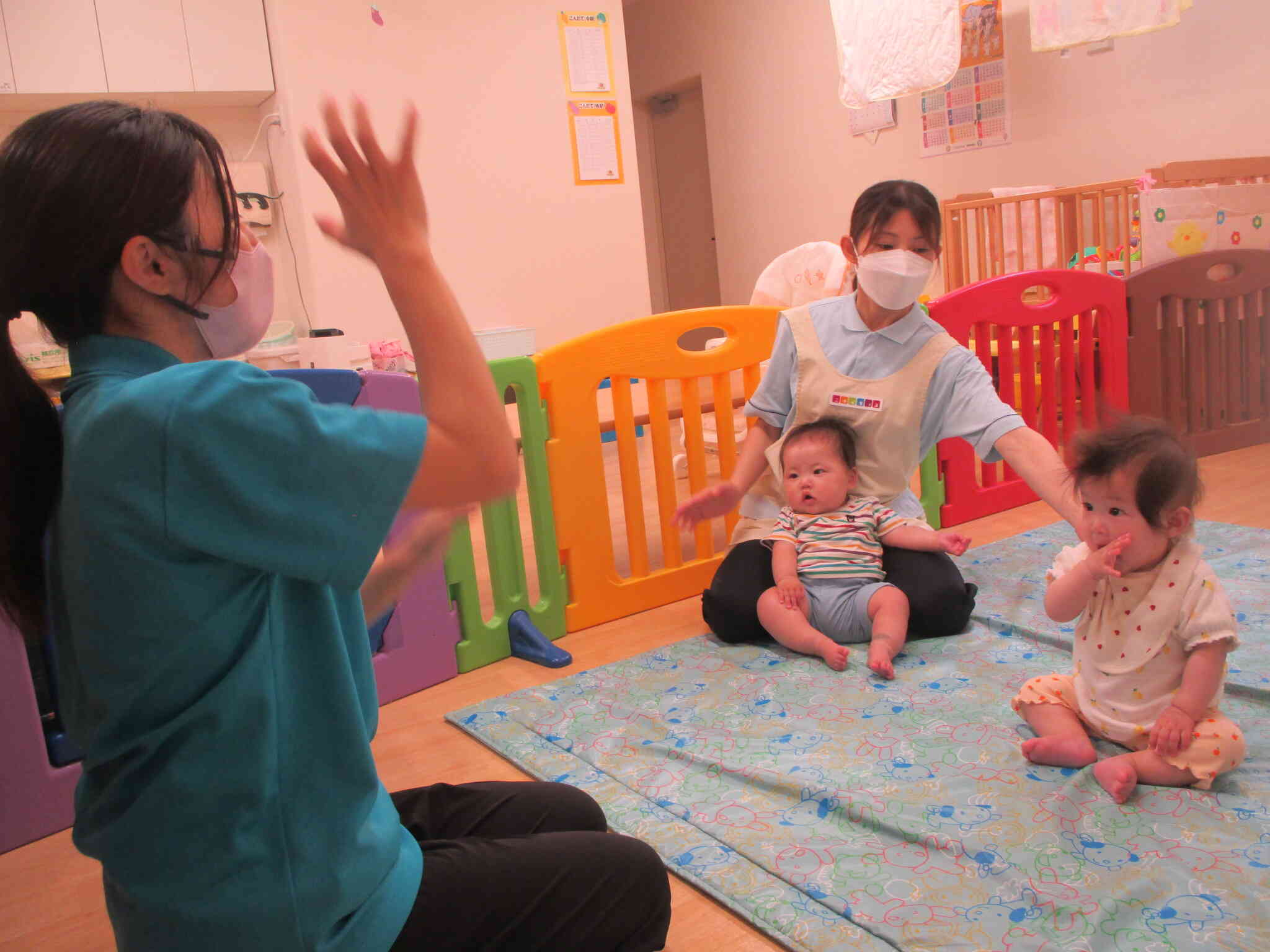 ひよこ組の英語とリトミック(0歳児）