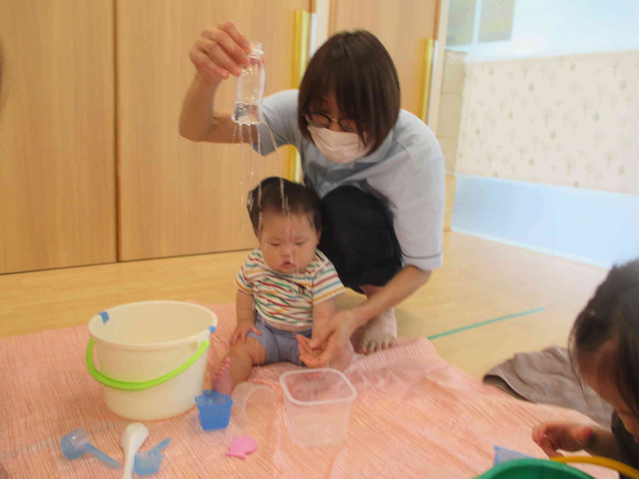 お水冷たくて気持ちいいな～(^^♪