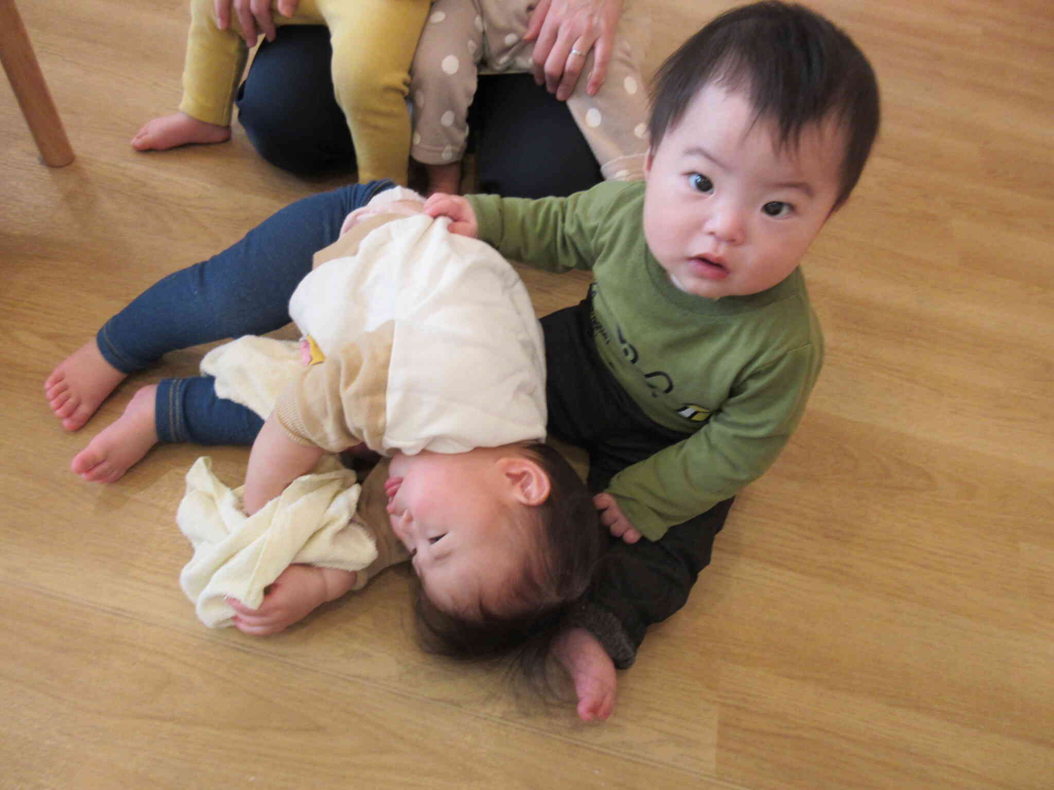 ひざ枕でヨシヨシされて、私しあわせ～♡