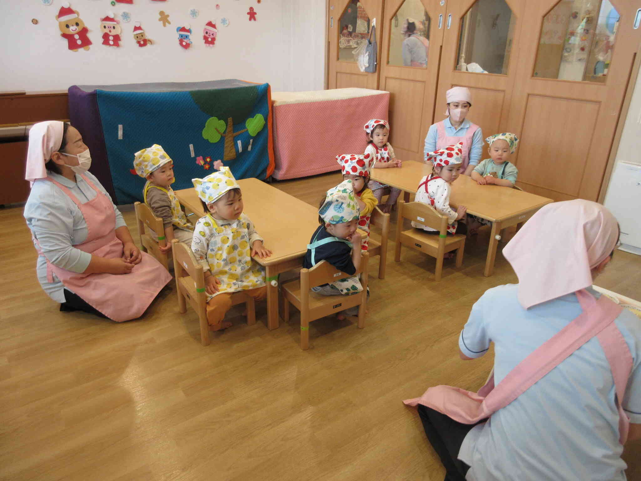 １２月の食育～クリスマスケーキの飾りつけ～