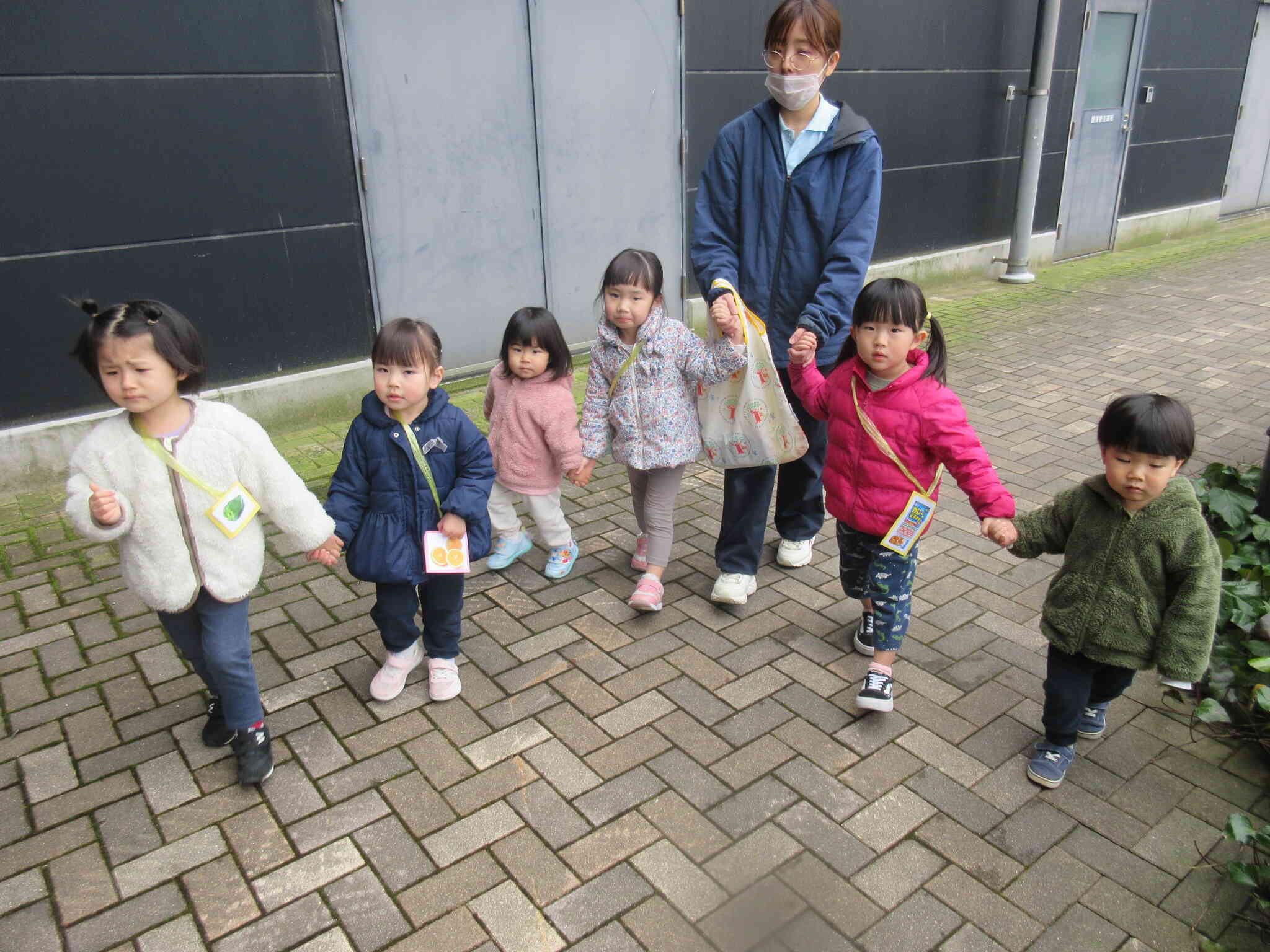 ３月の食育～お買い物＆にんじんの型抜き
