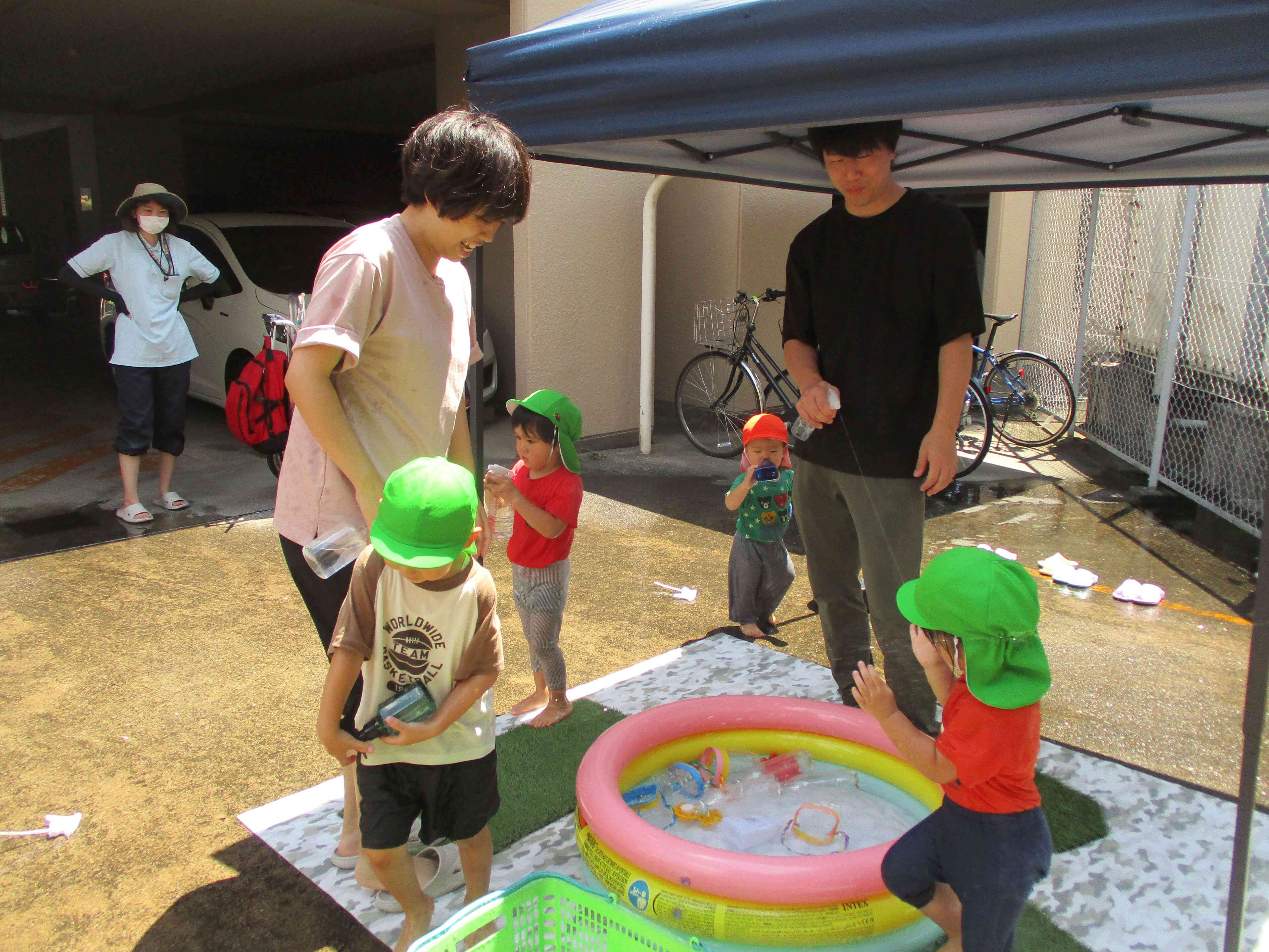 水遊びにも参加していただきました。
