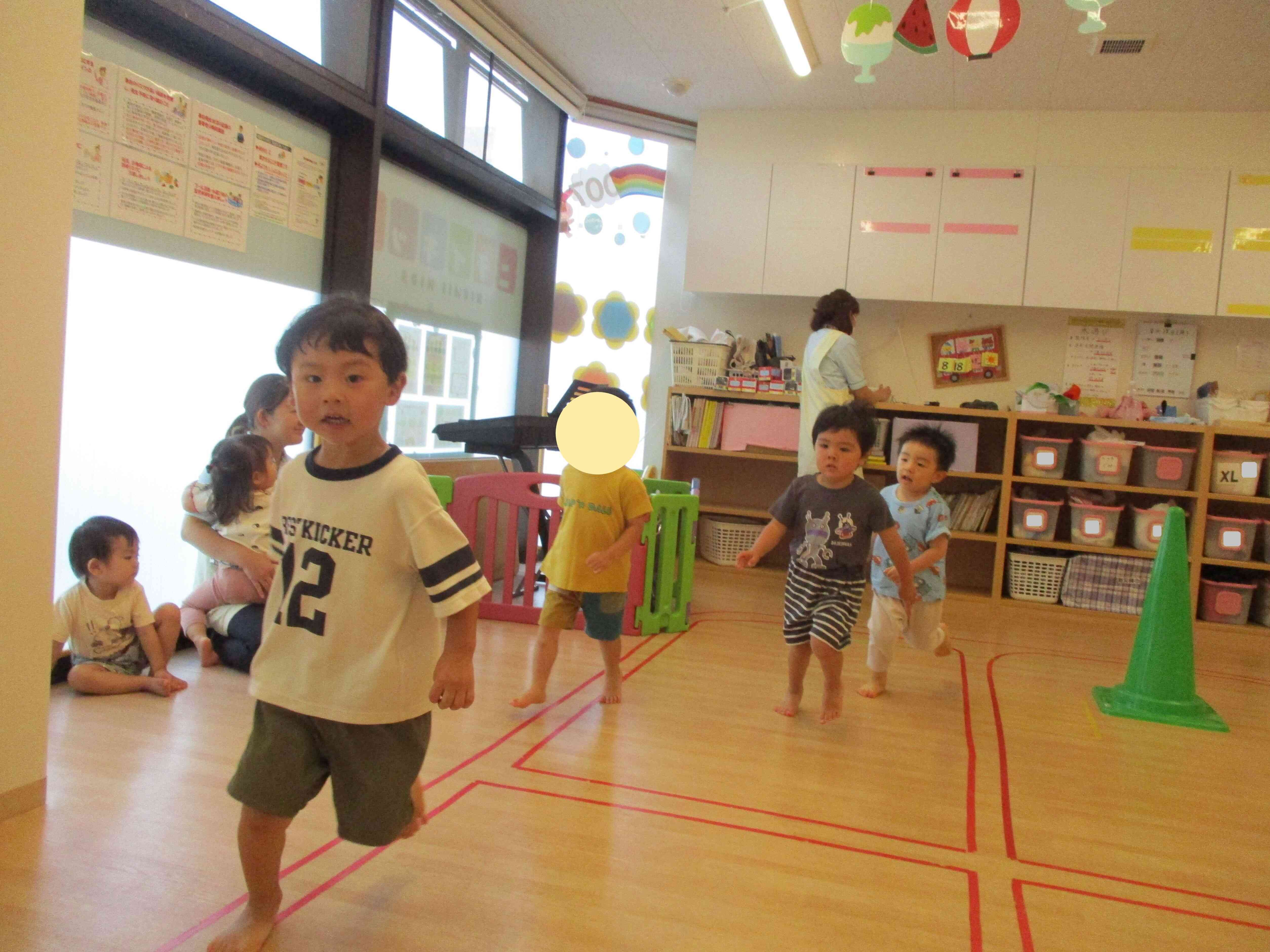 室内でもおもいっきり走ります！