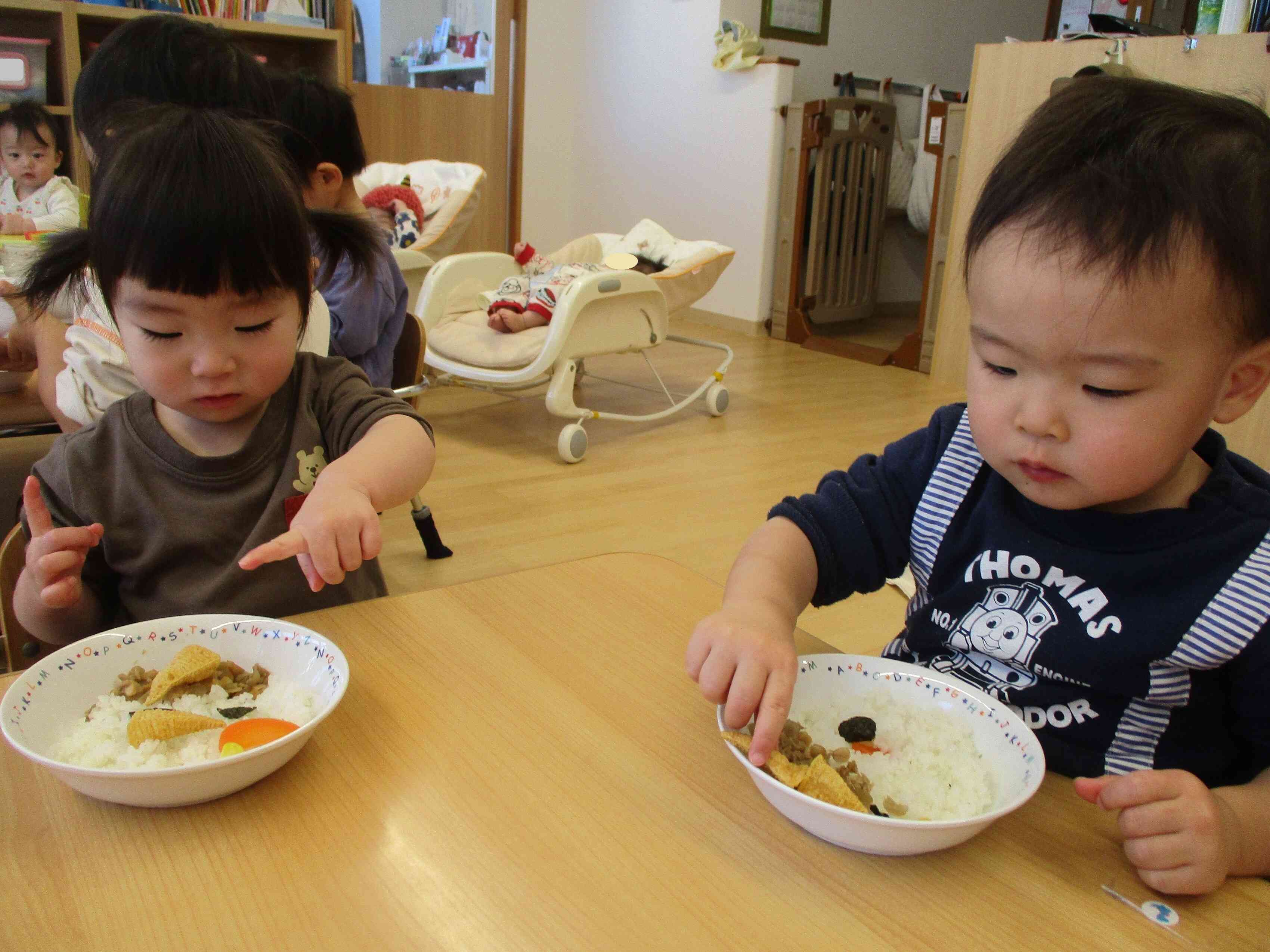どこから食べようかな。