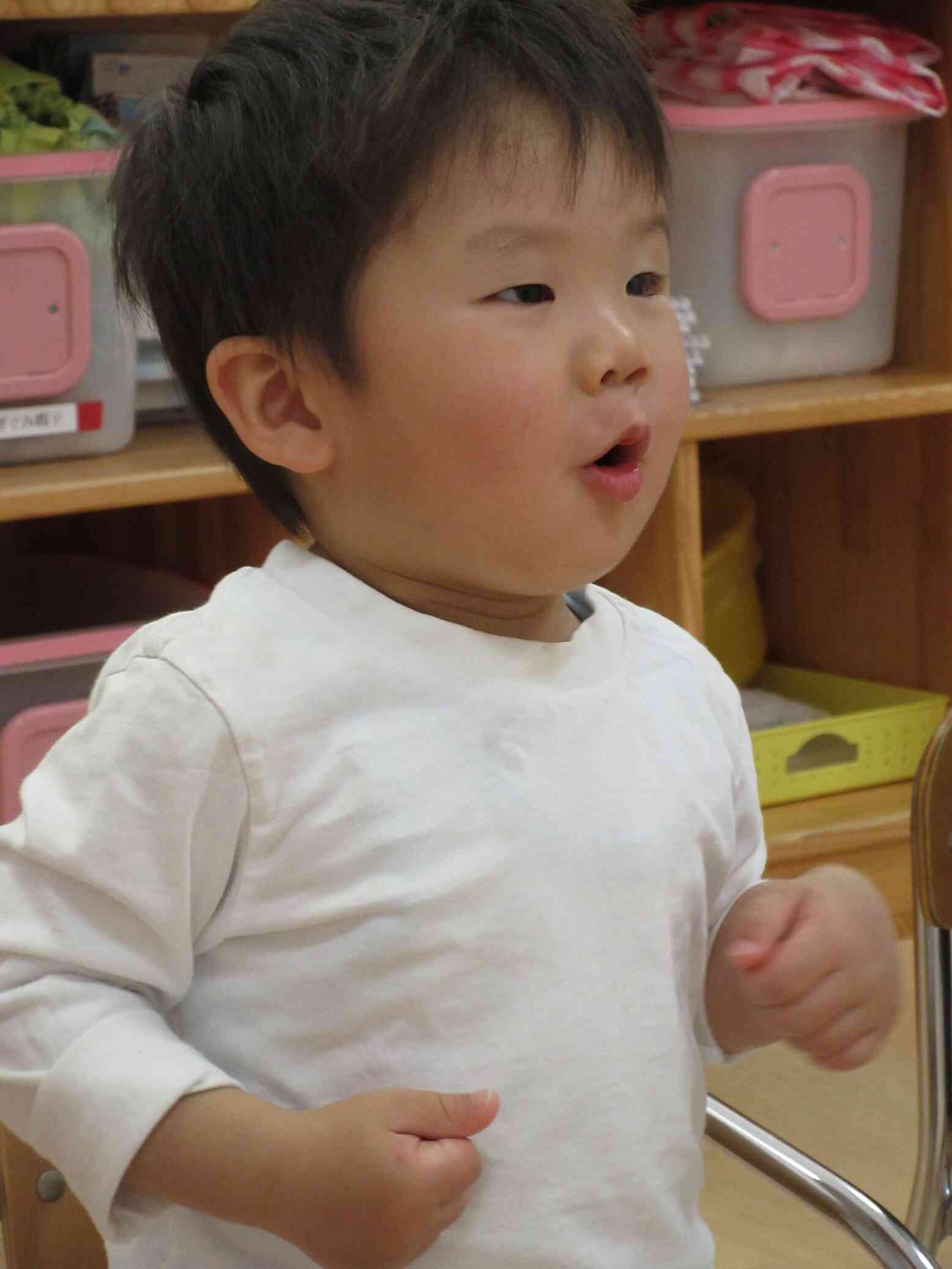 ゴリラに変身。