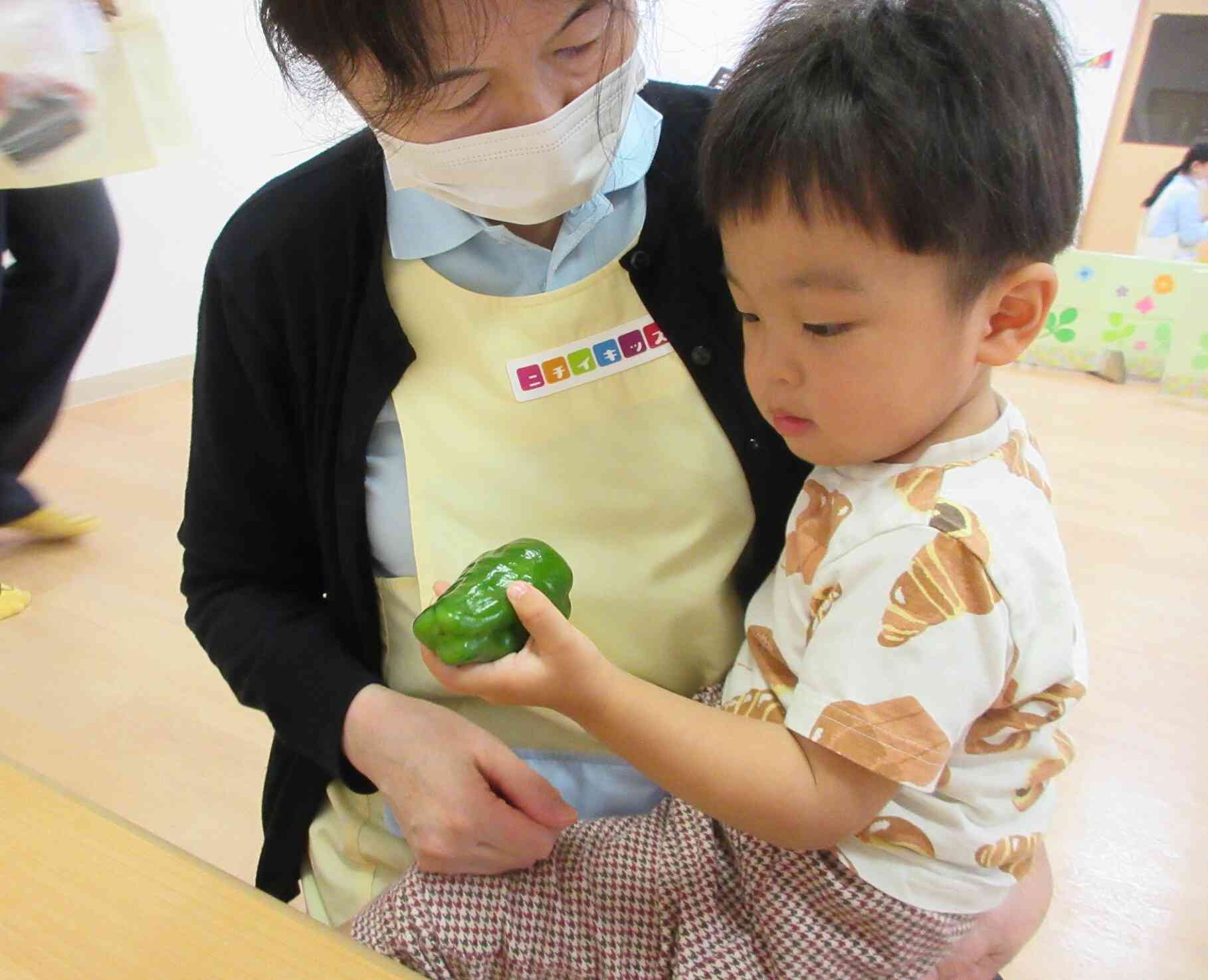 何でも食べるよ。