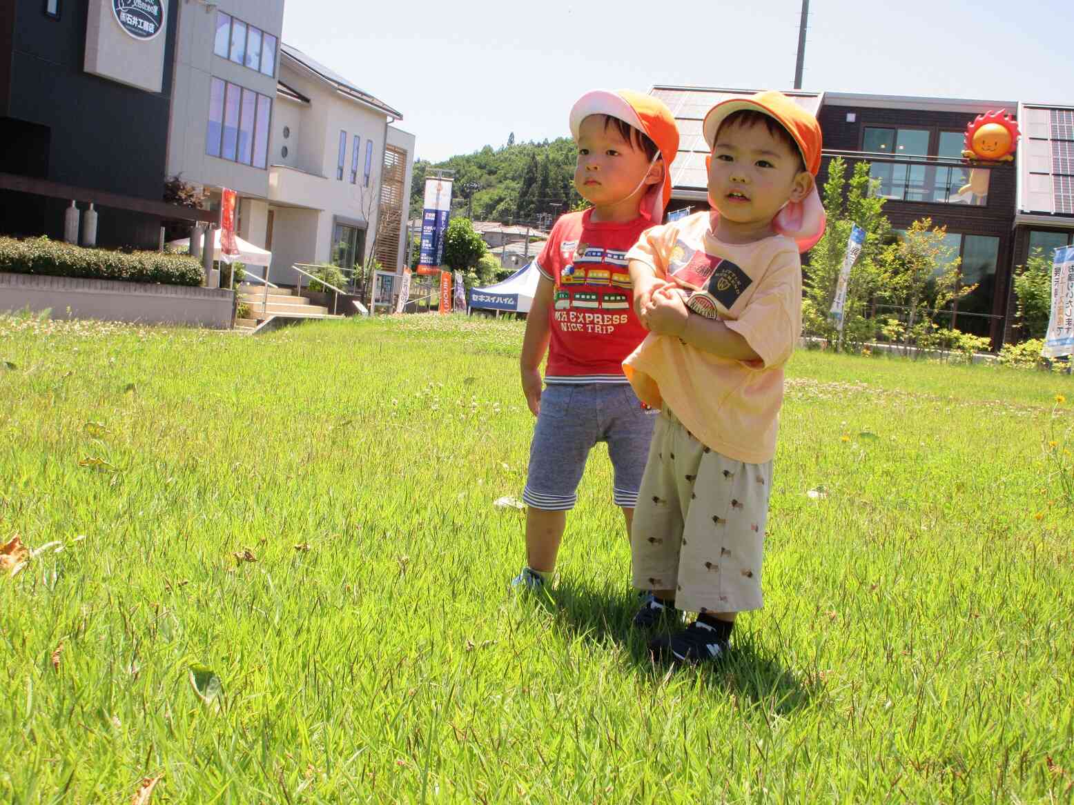 仲良しのお友達を誘って「あっち、行こうよ」