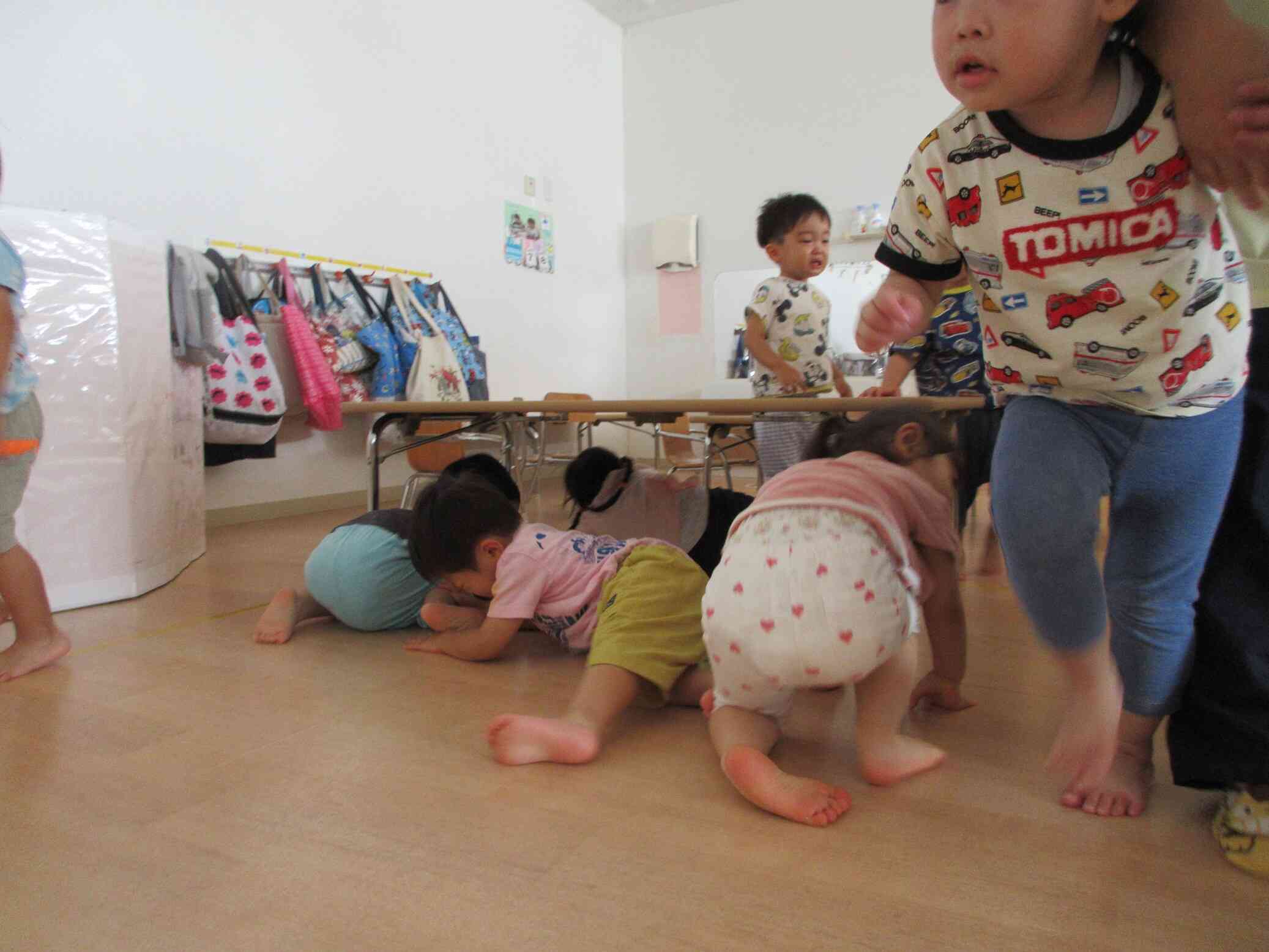 ダンゴ虫のポーズ！